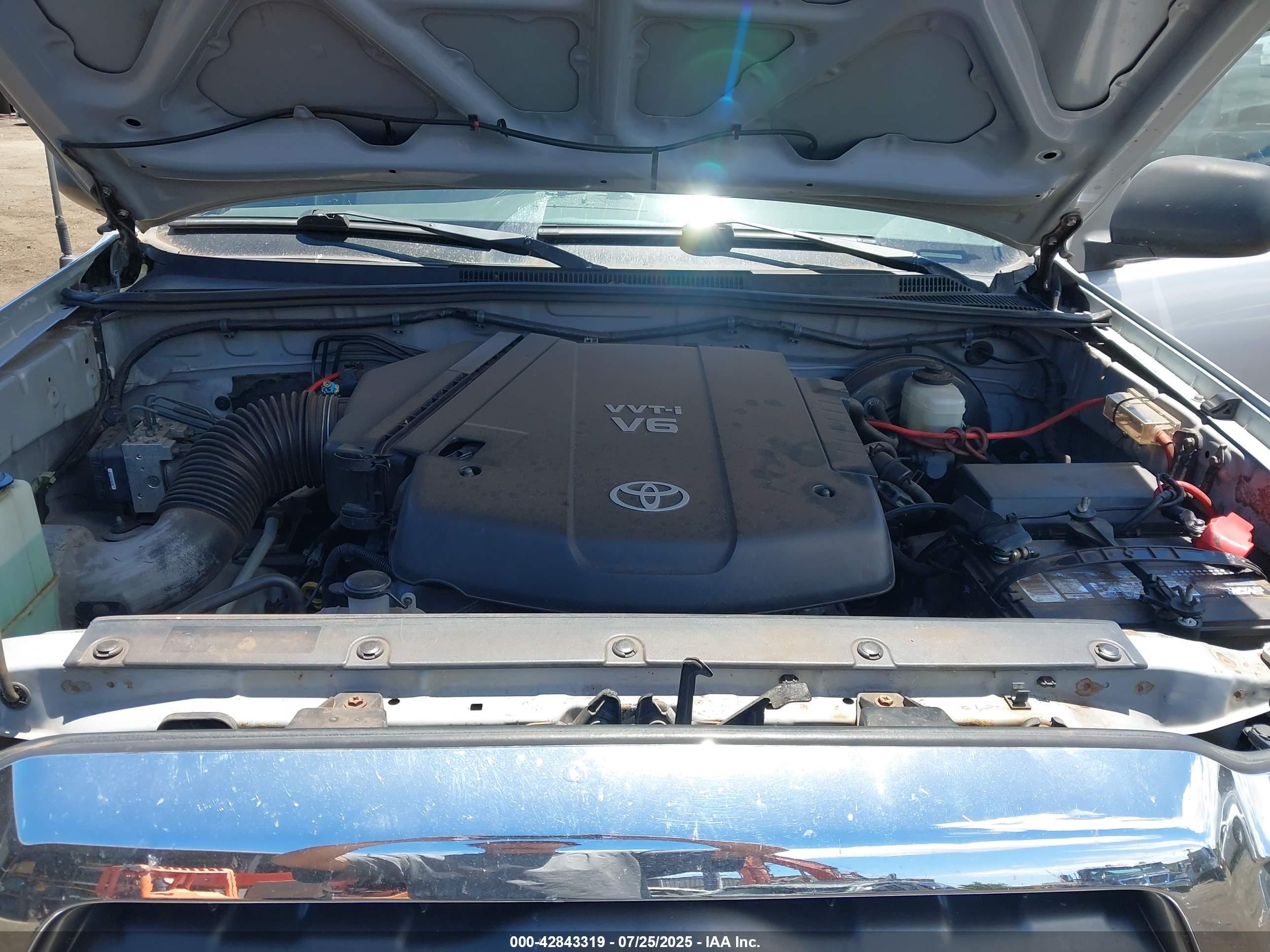 TOYOTA TACOMA image 10