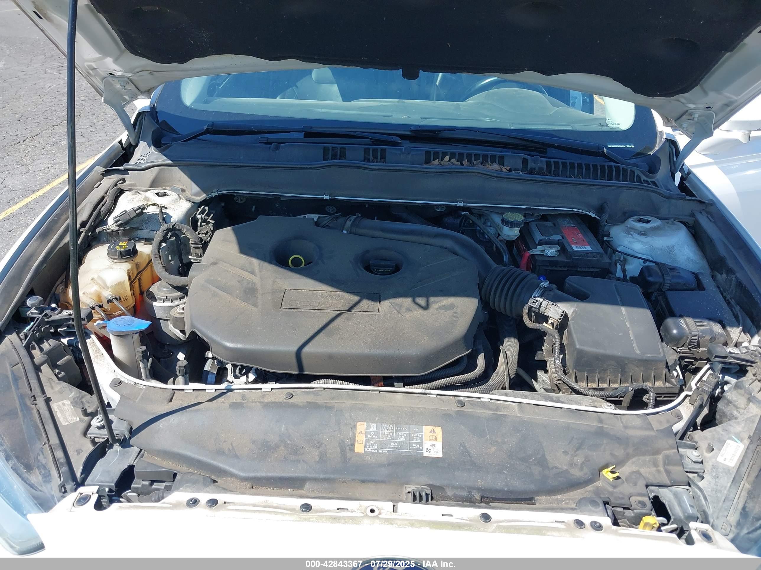 FORD FUSION image 10