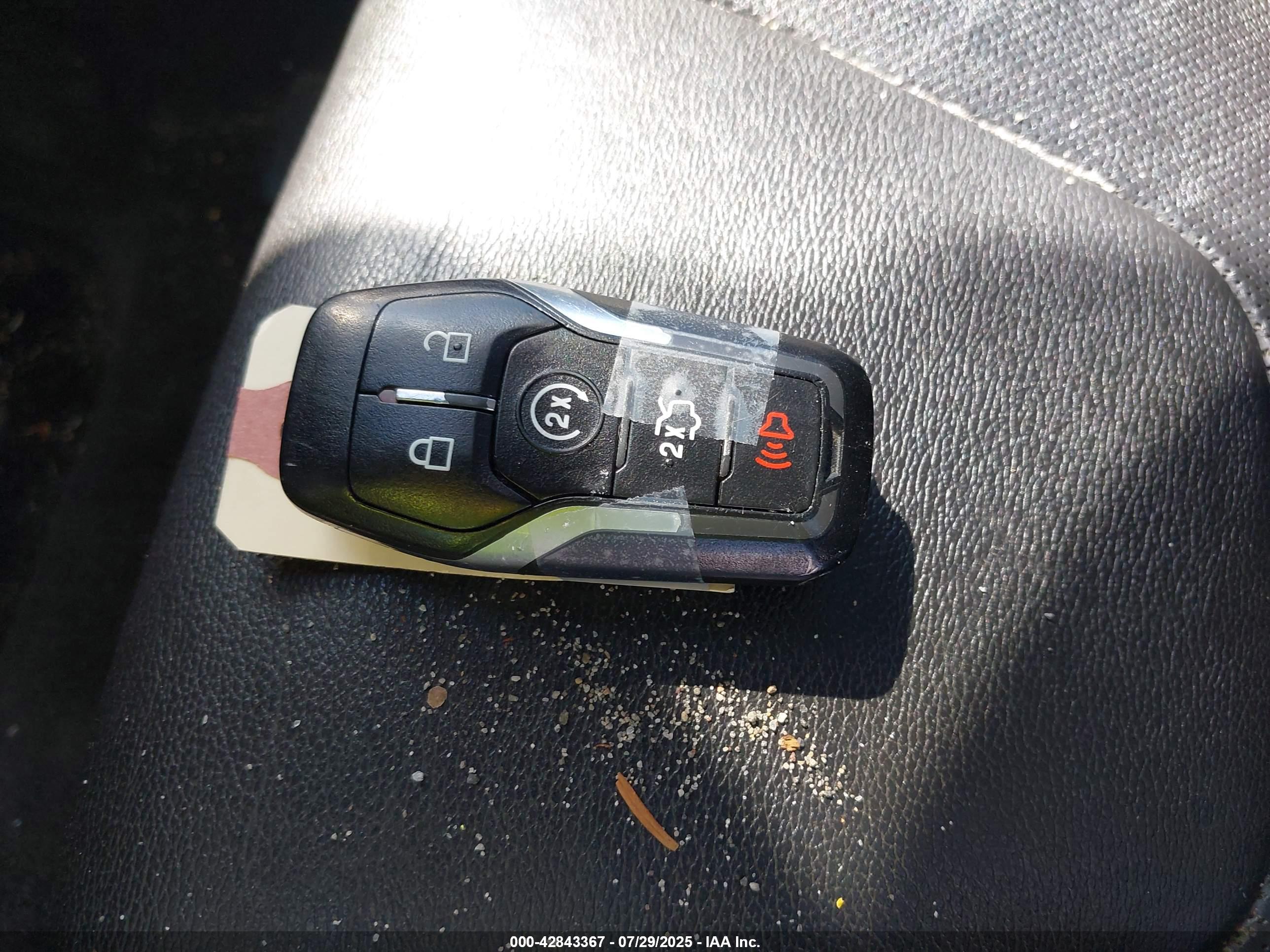 FORD FUSION image 11