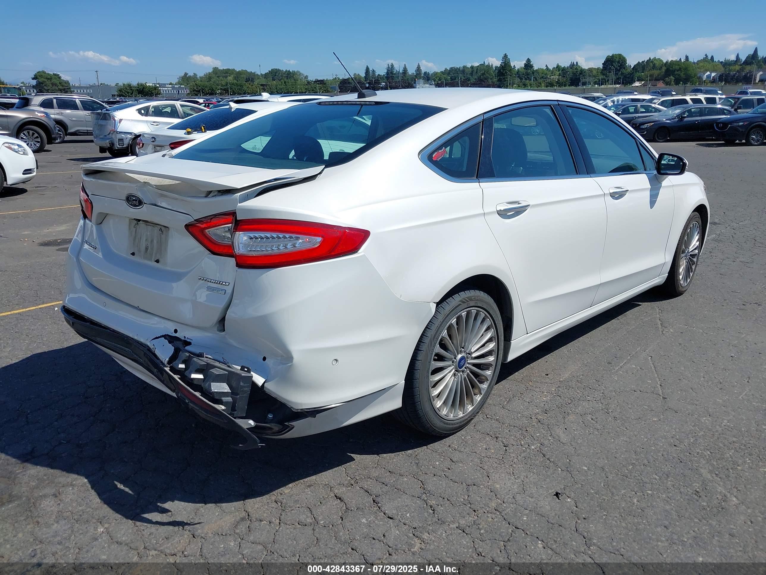 FORD FUSION image 4