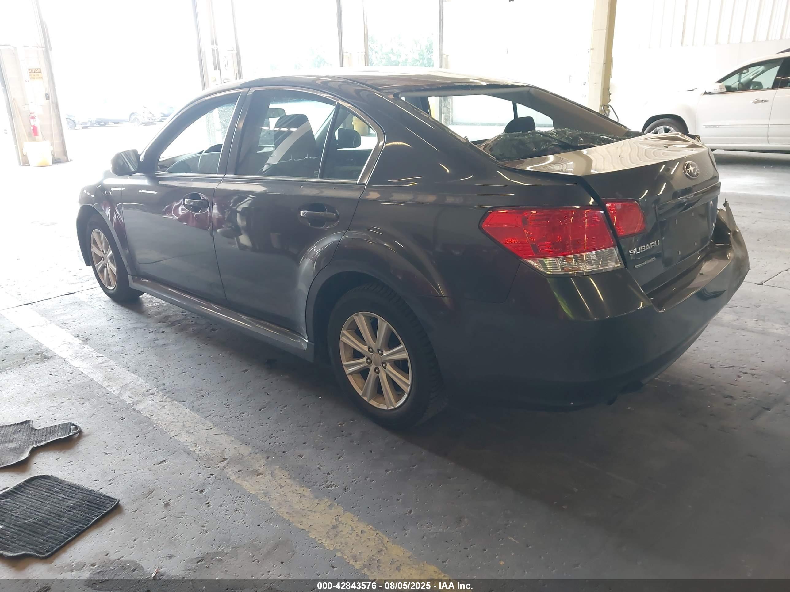 SUBARU LEGACY image 3