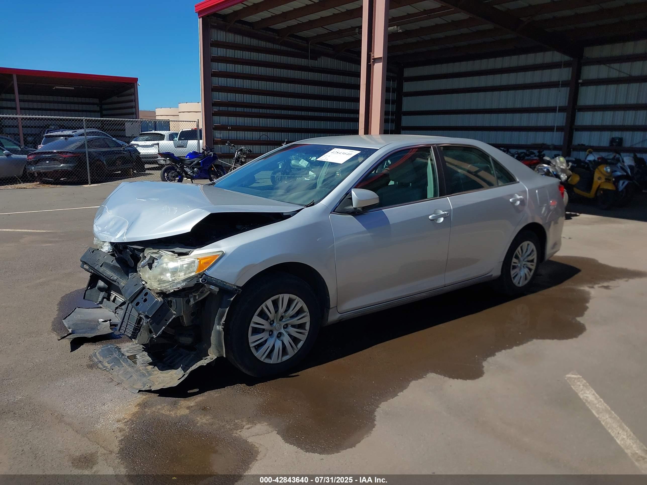 TOYOTA CAMRY image 2