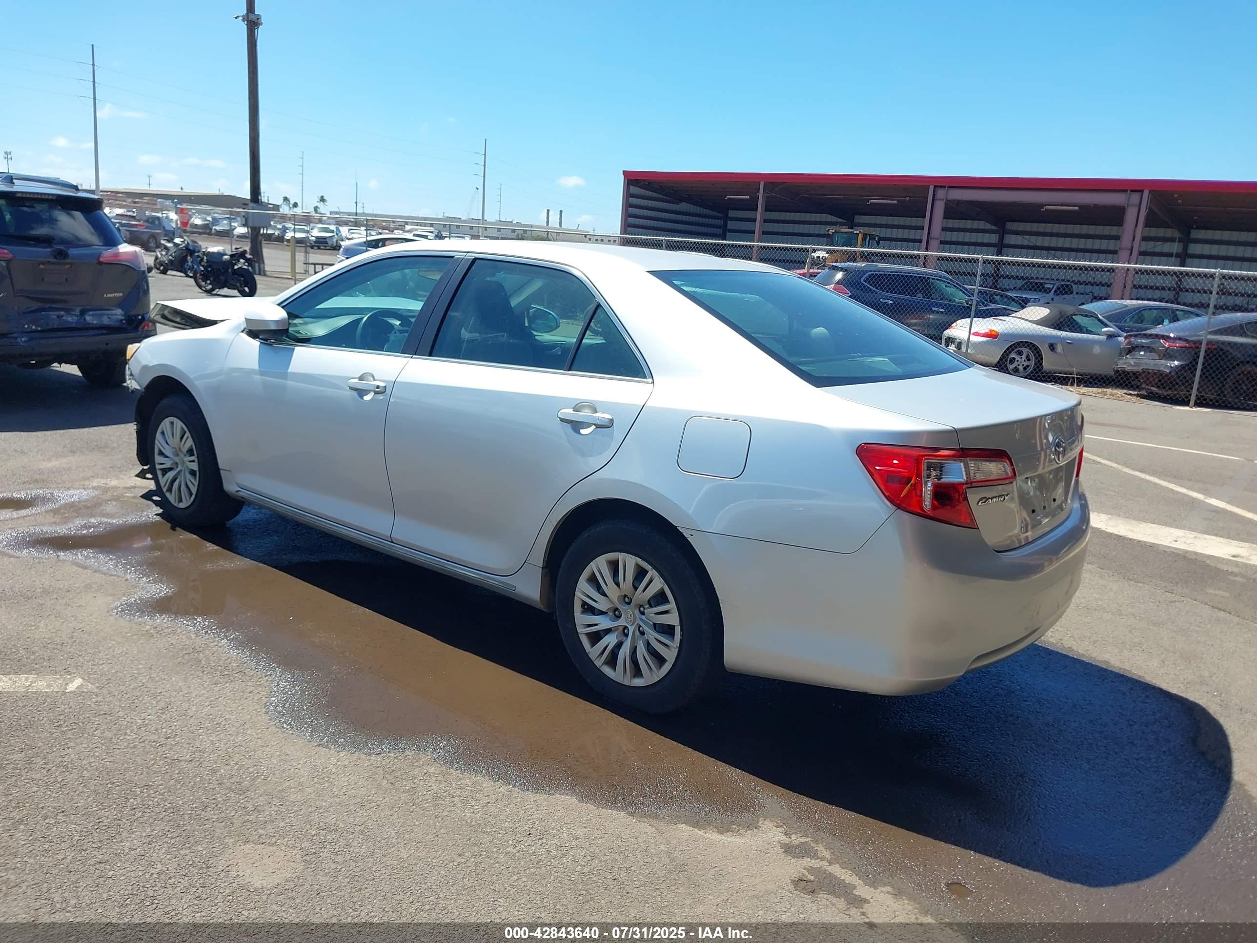 TOYOTA CAMRY image 3