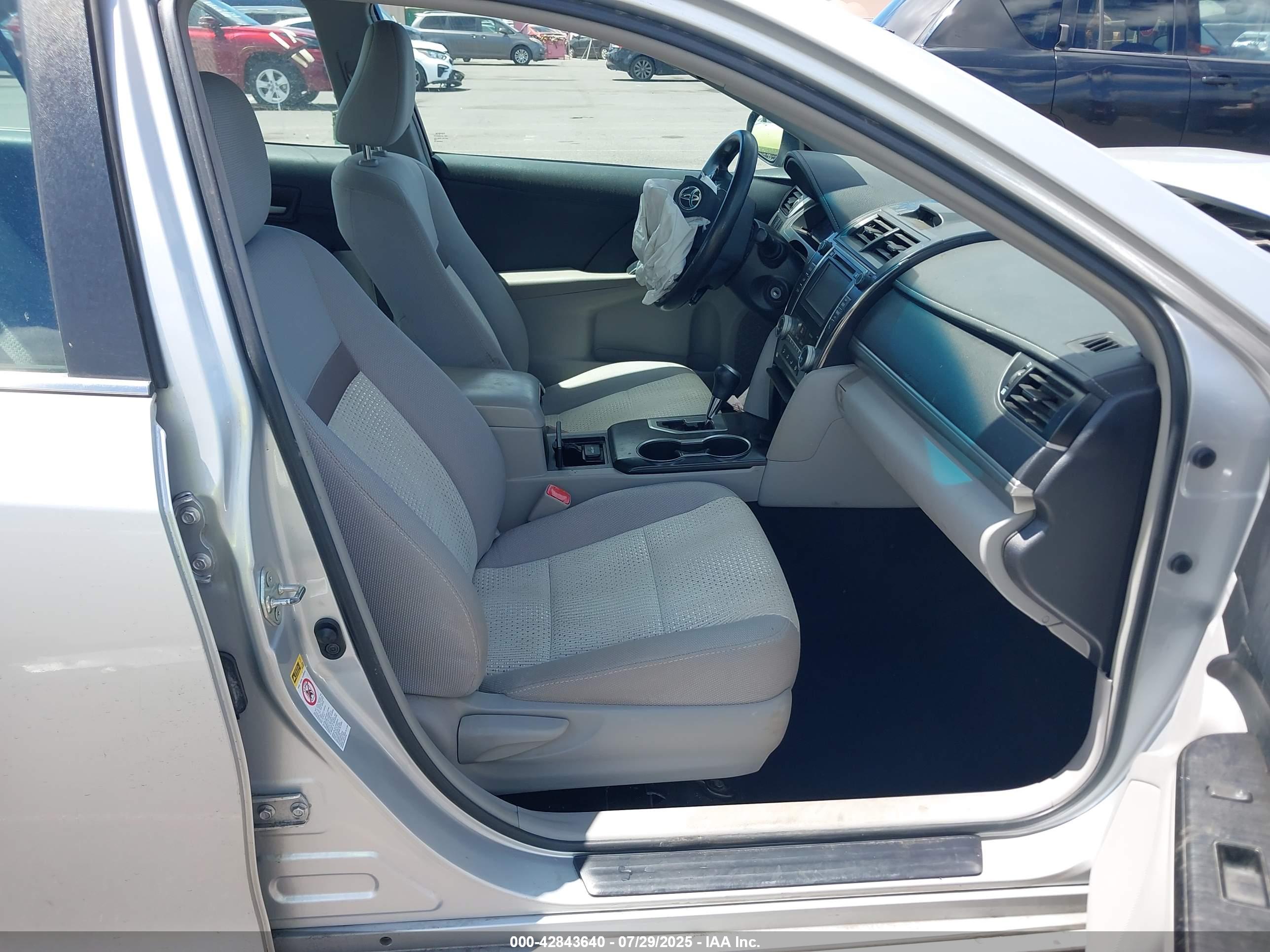 TOYOTA CAMRY image 5
