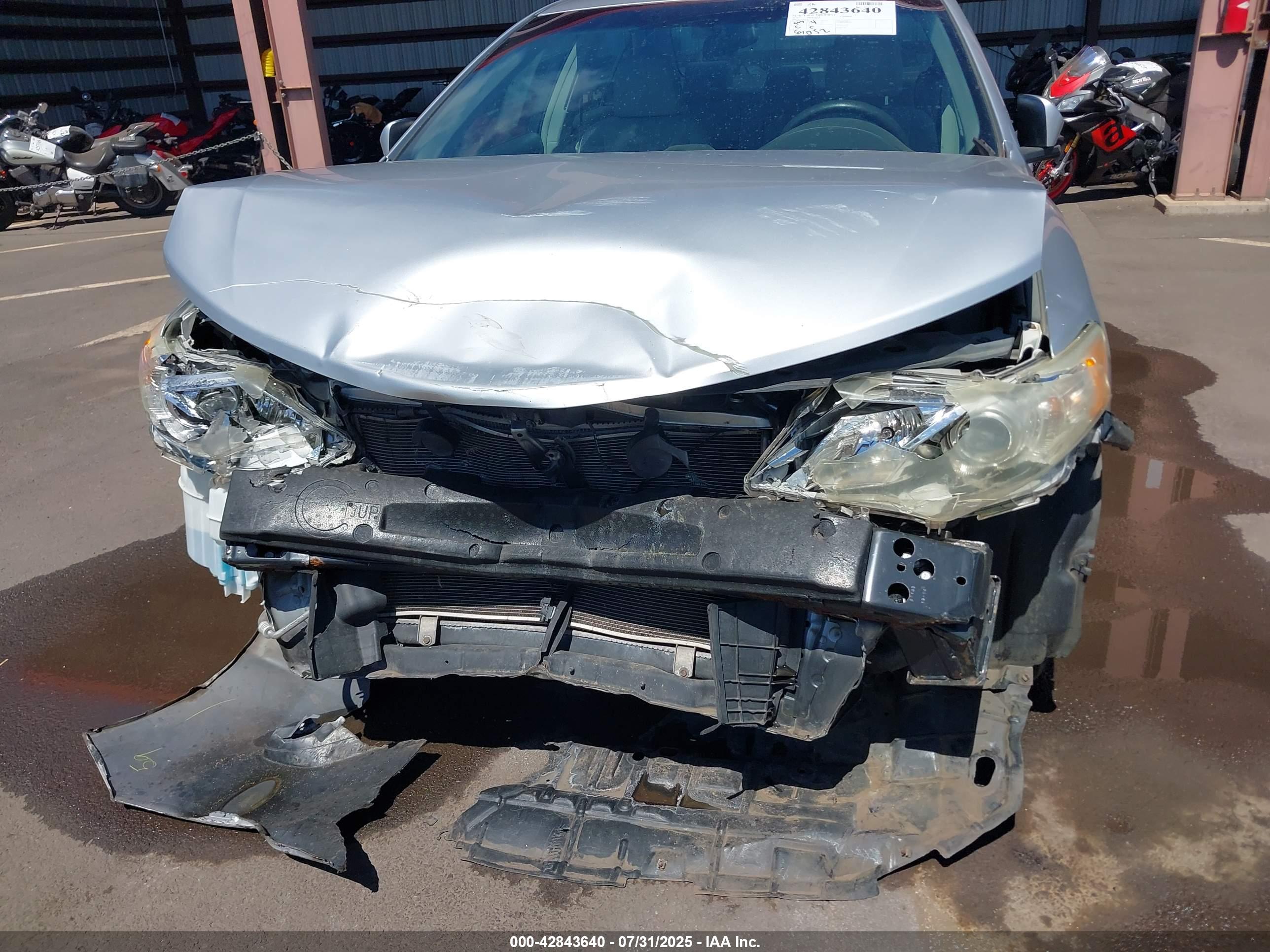 TOYOTA CAMRY image 6