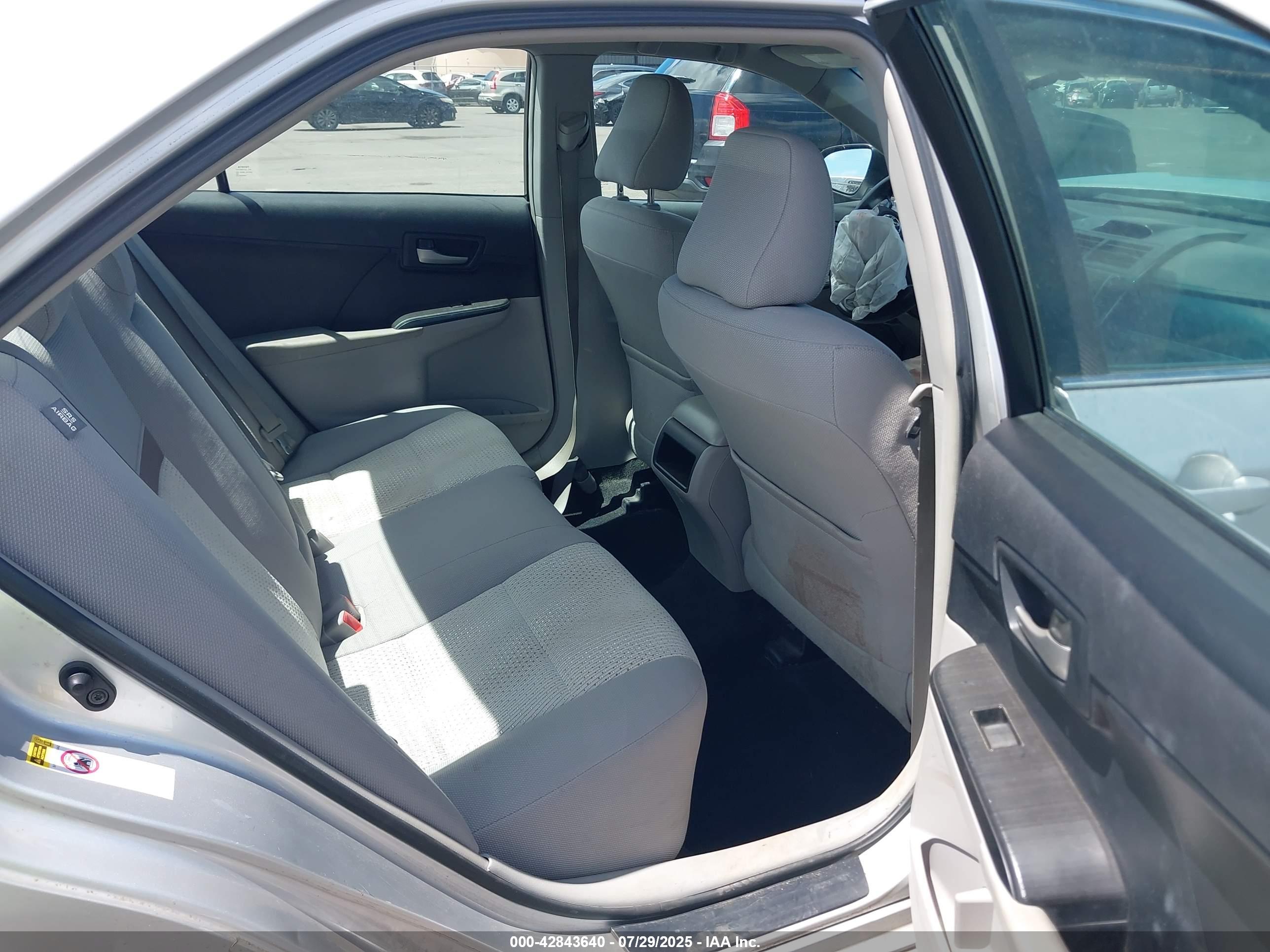 TOYOTA CAMRY image 8