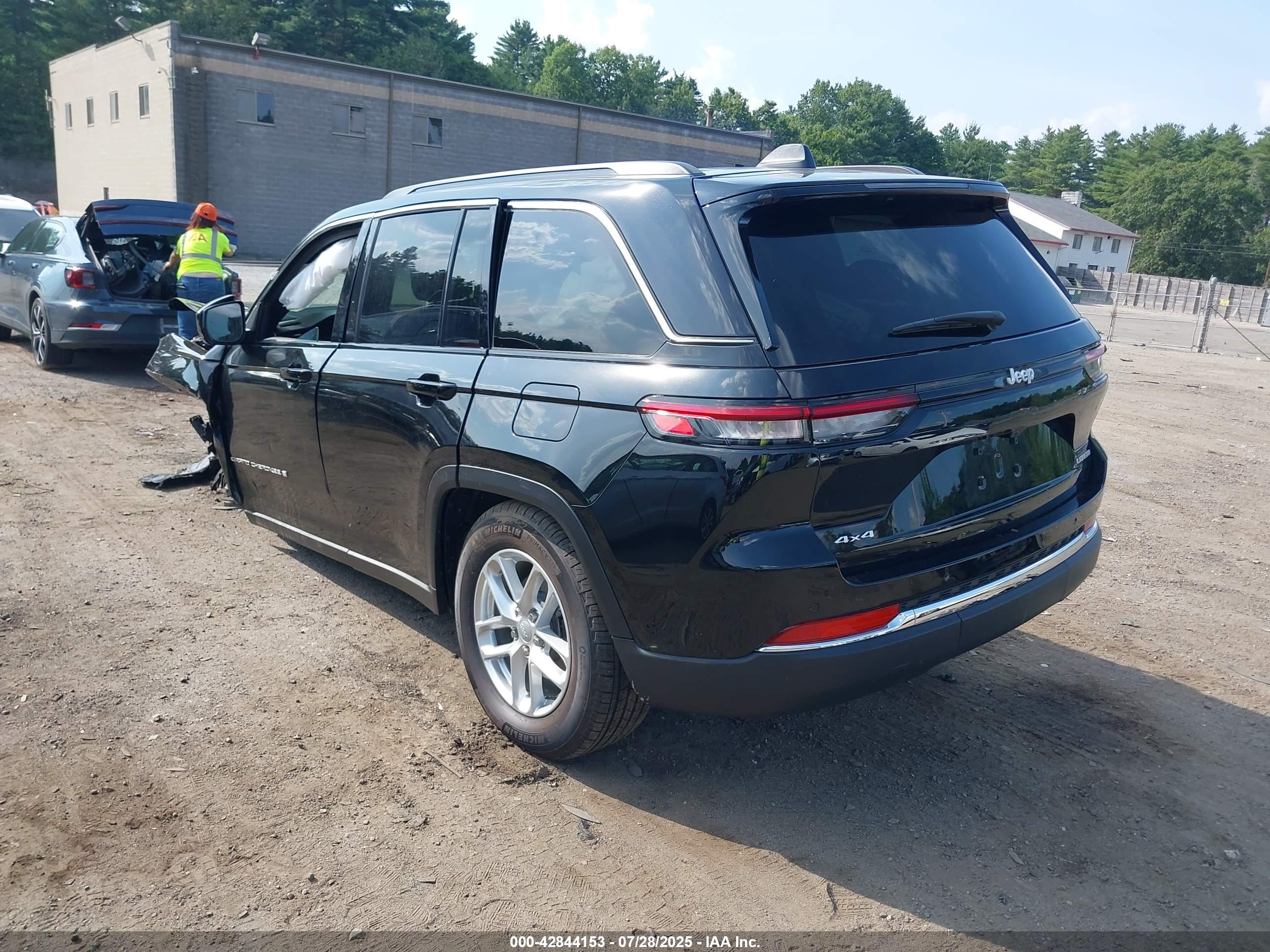 JEEP GRAND image 3