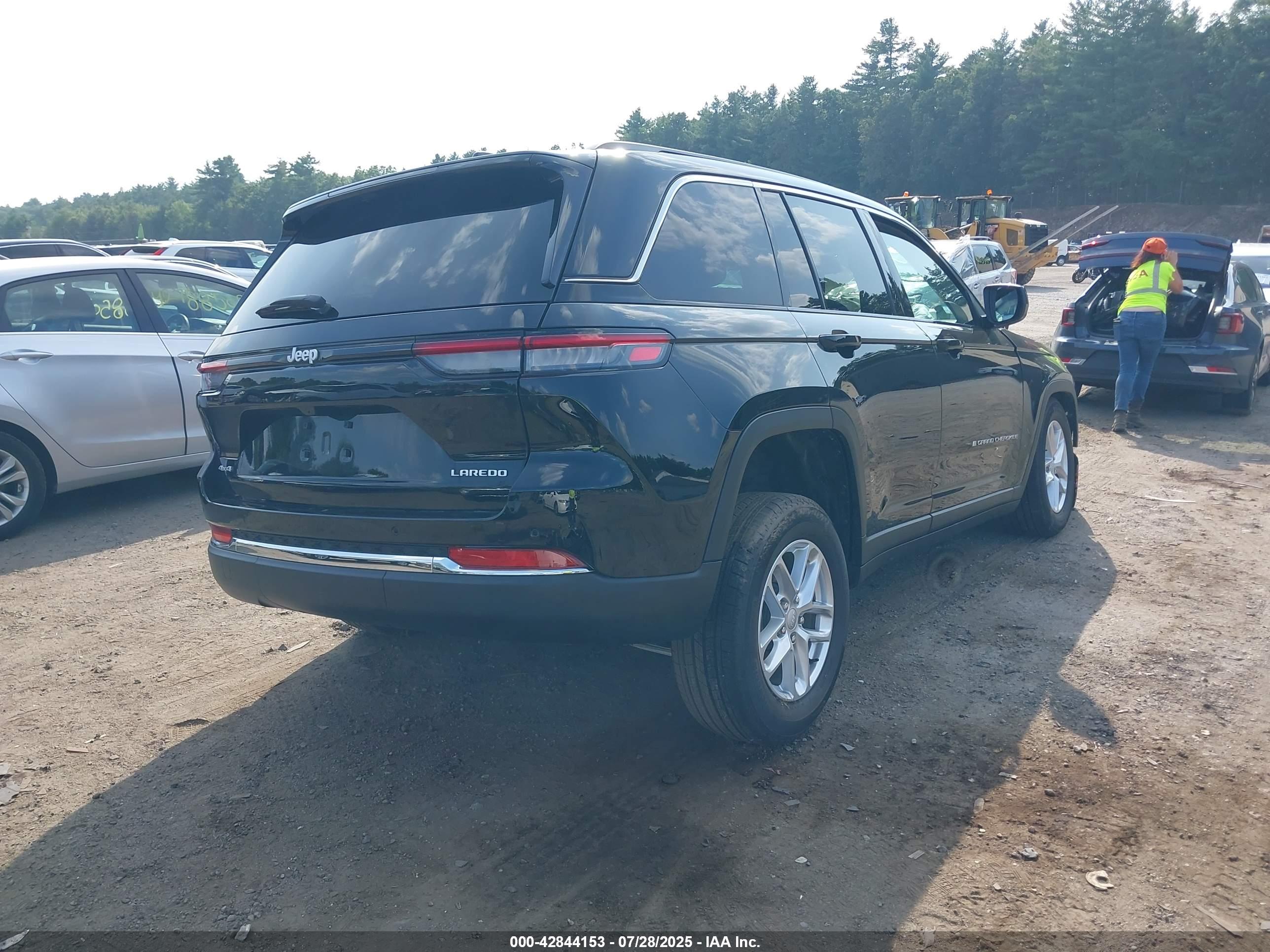JEEP GRAND image 4