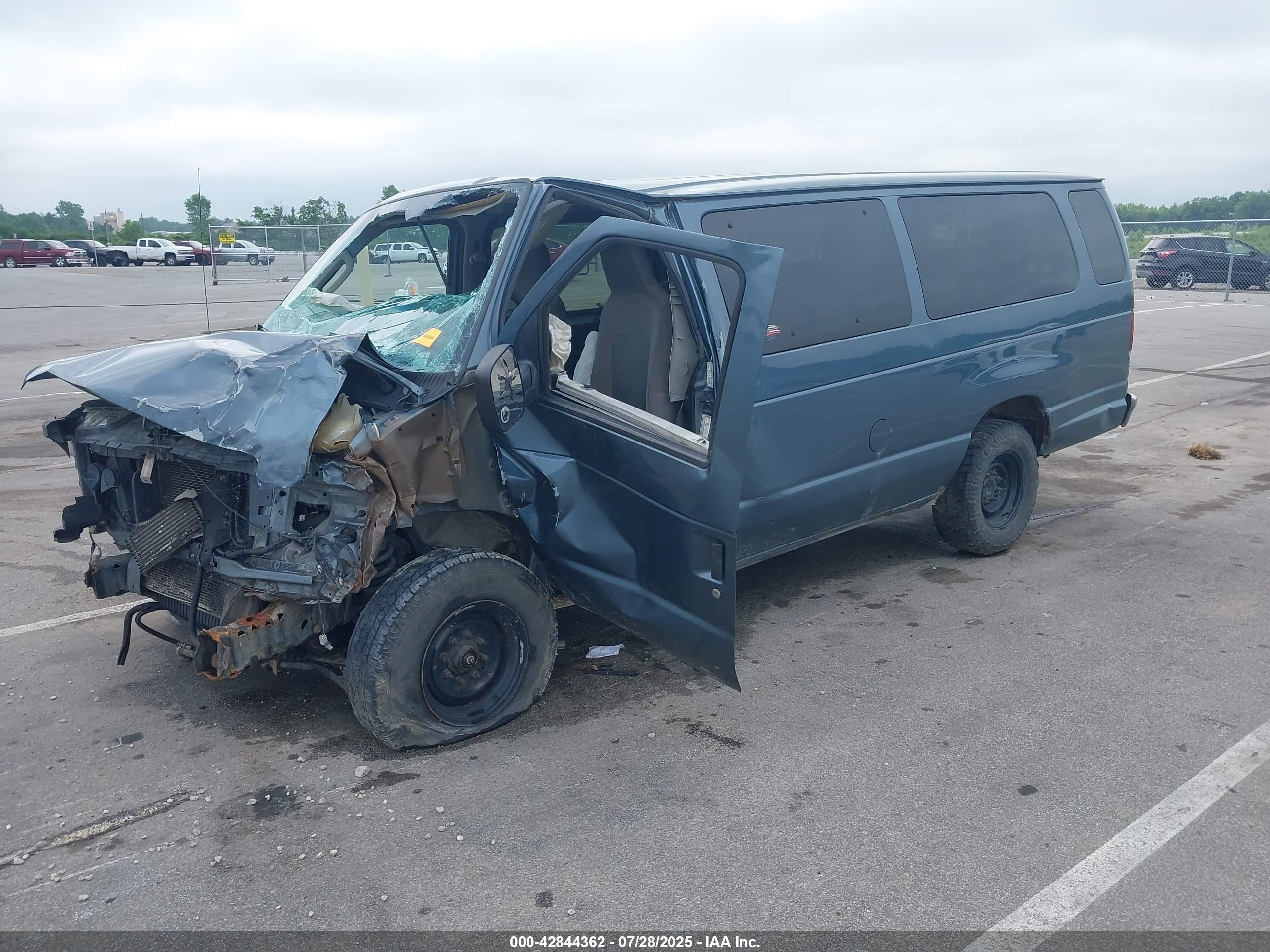 FORD E-350 image 2