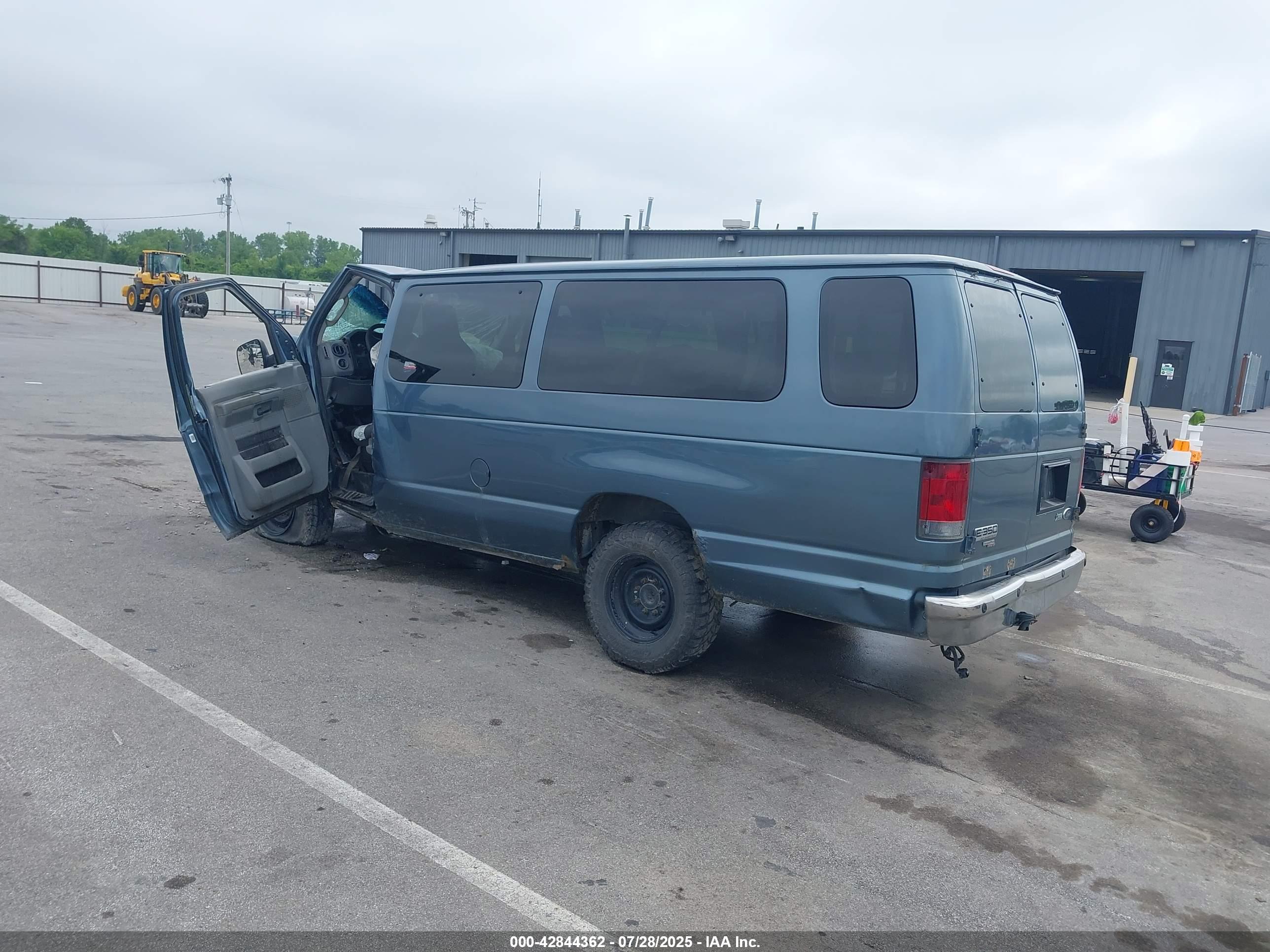 FORD E-350 image 3