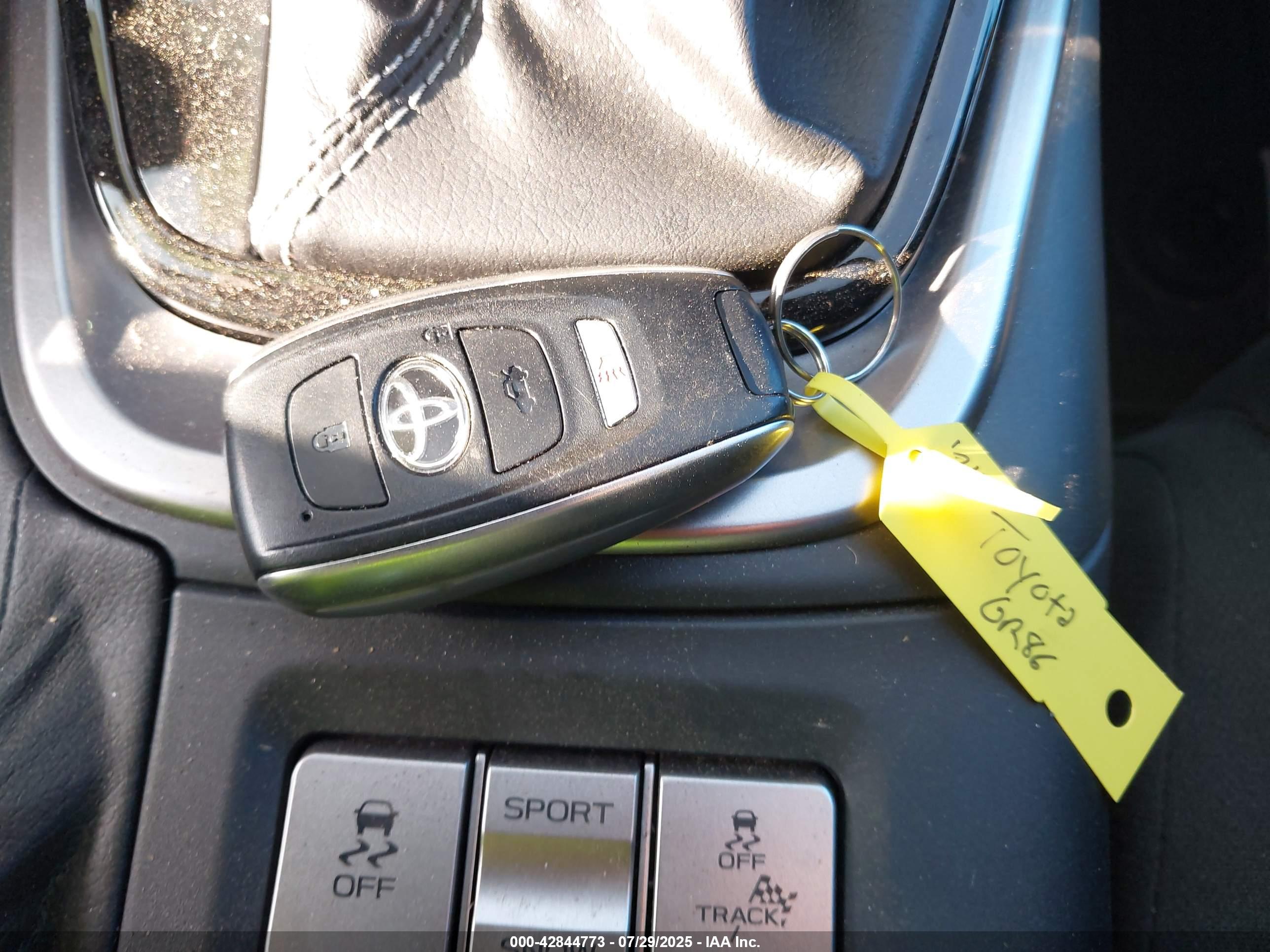 TOYOTA GR86 image 11