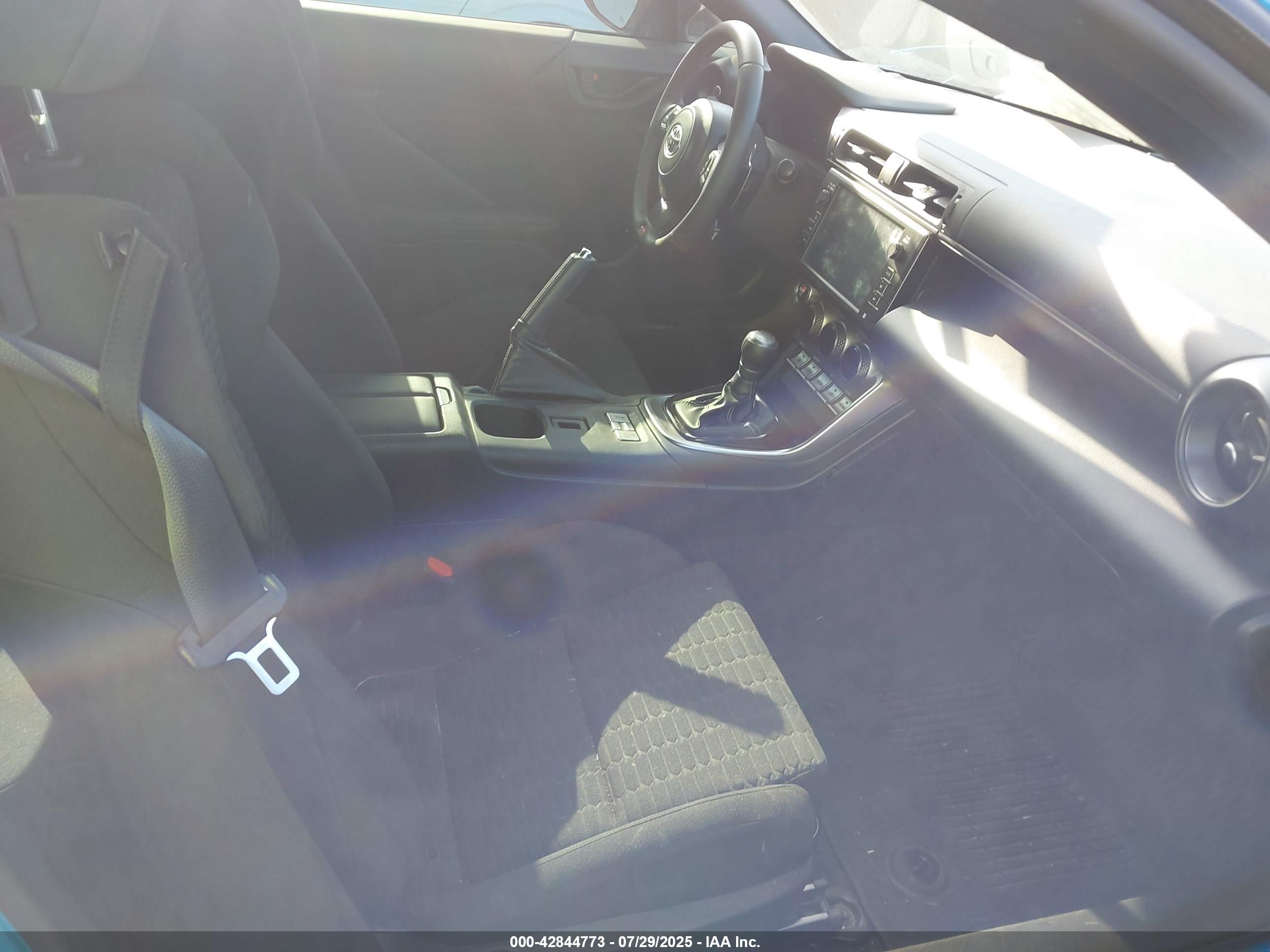 TOYOTA GR86 image 5