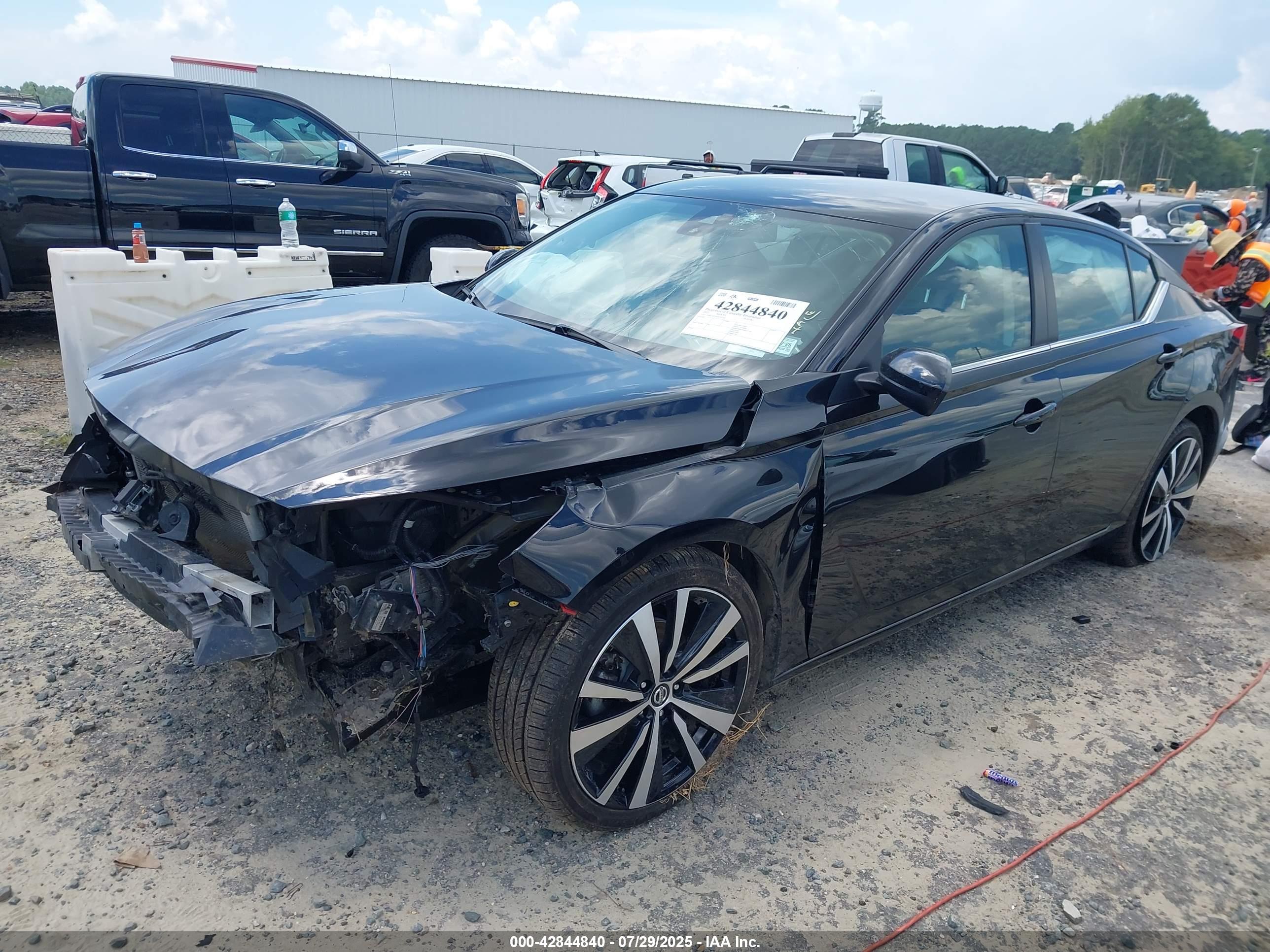 NISSAN ALTIMA image 2