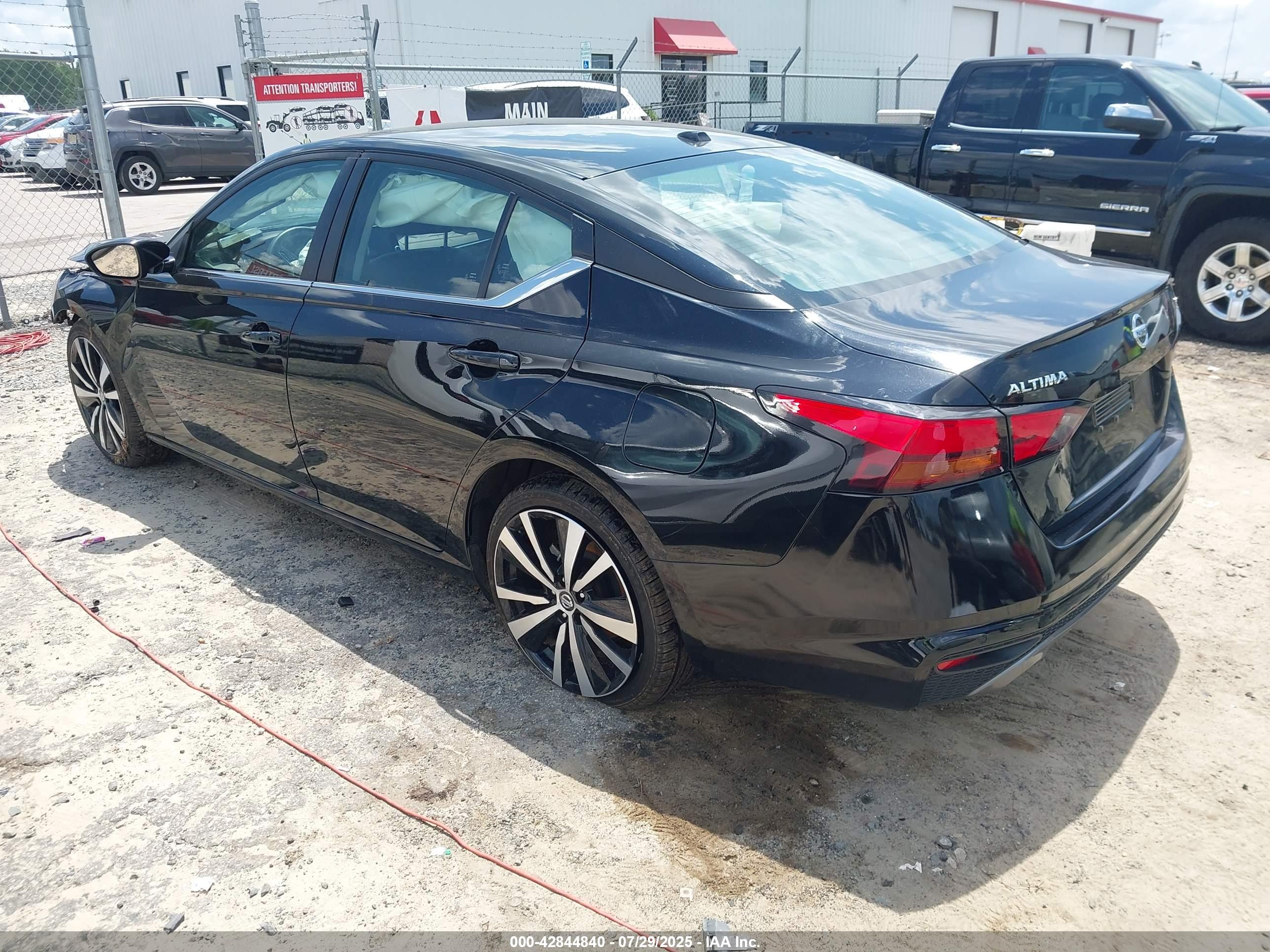 NISSAN ALTIMA image 3