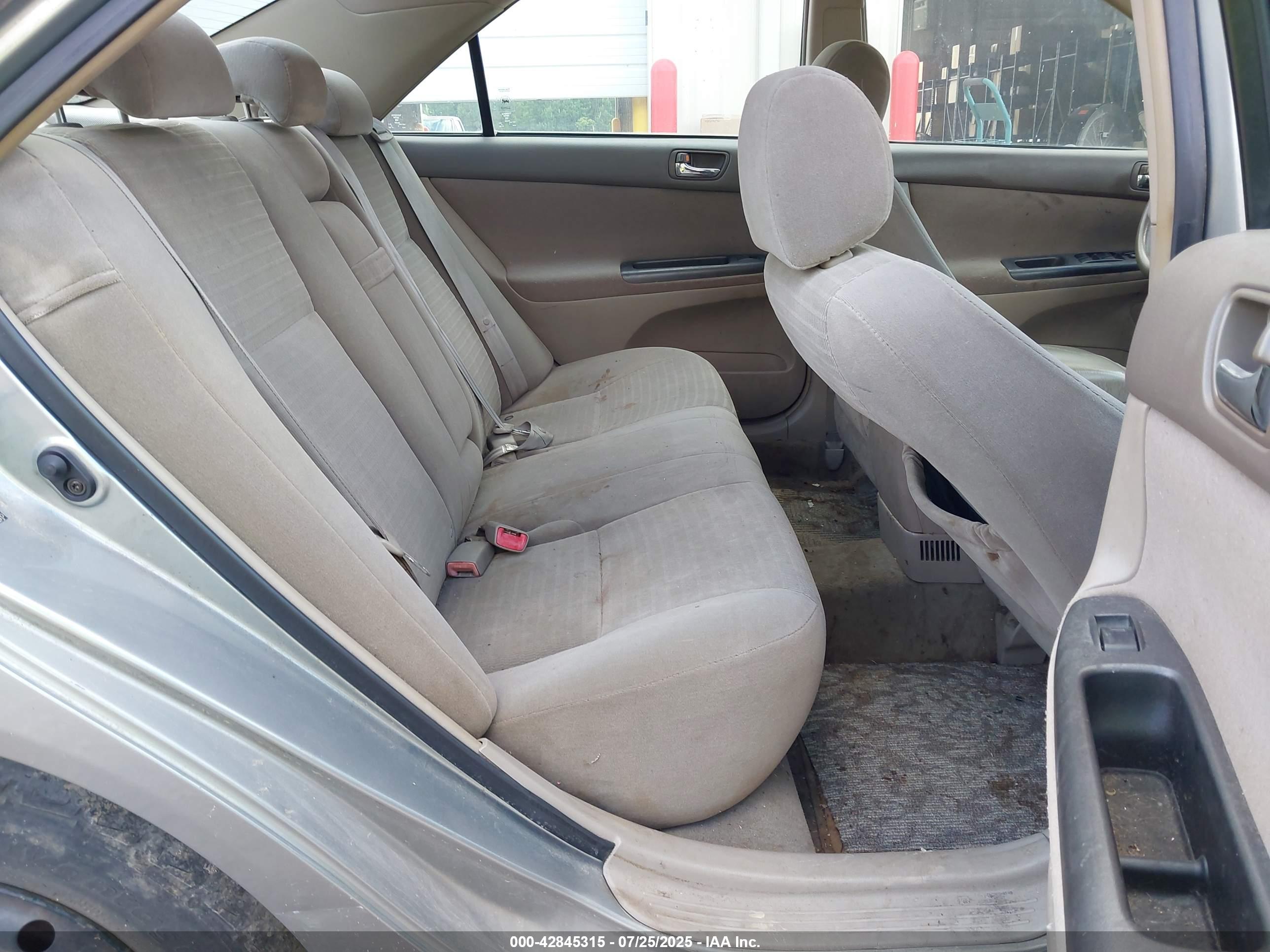 TOYOTA CAMRY image 8