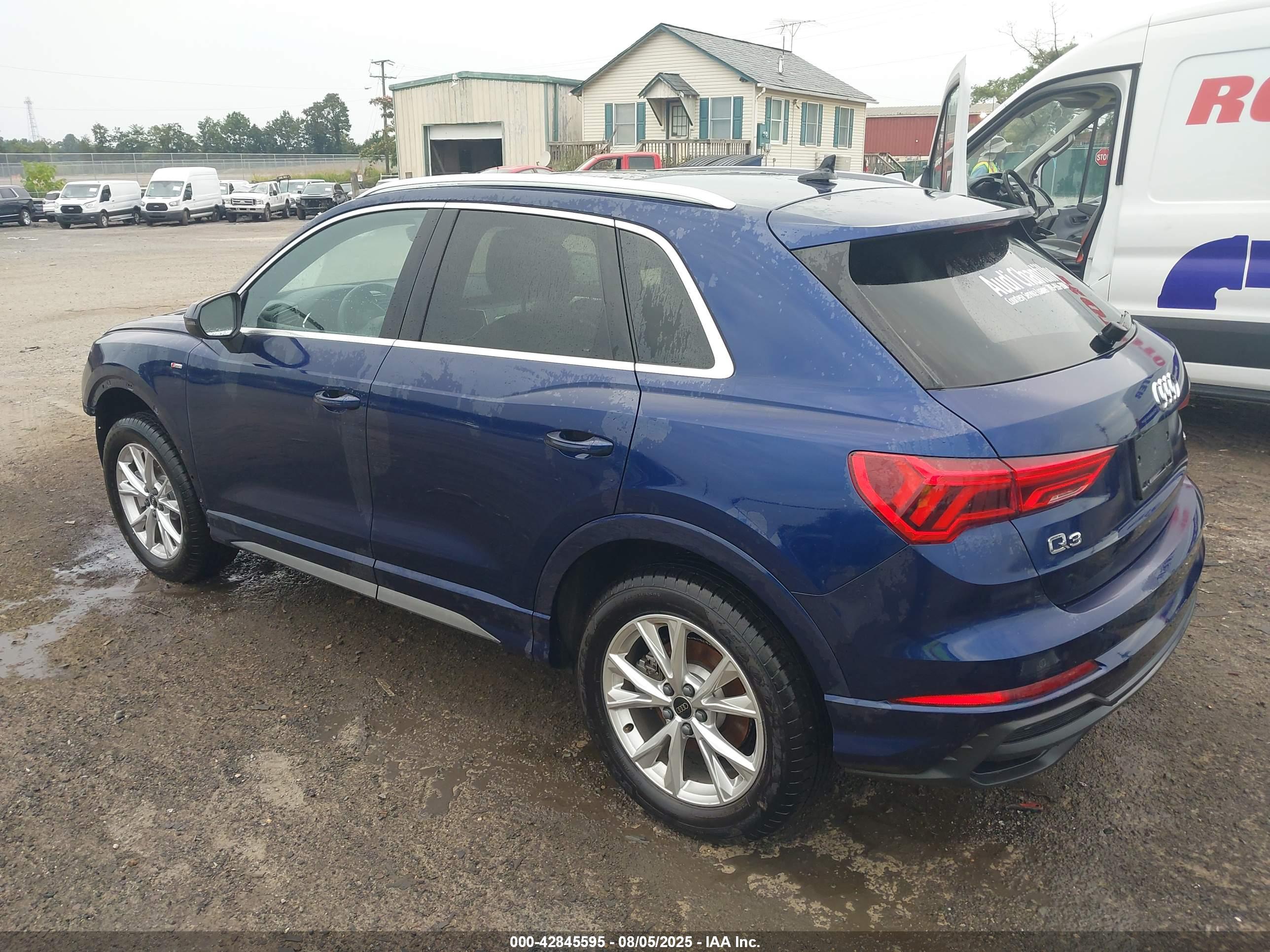 AUDI Q3 image 3