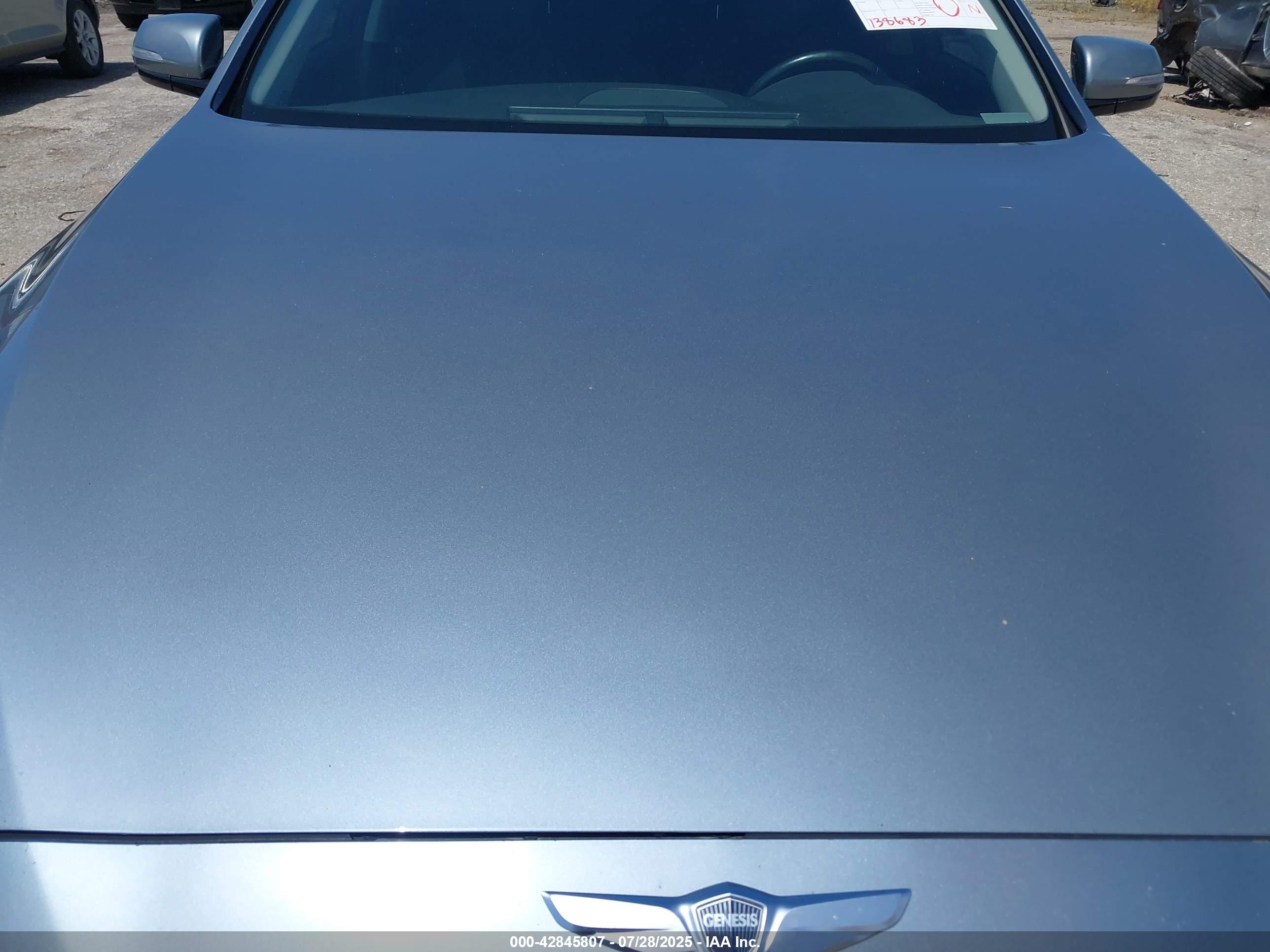 HYUNDAI GENESIS image 6