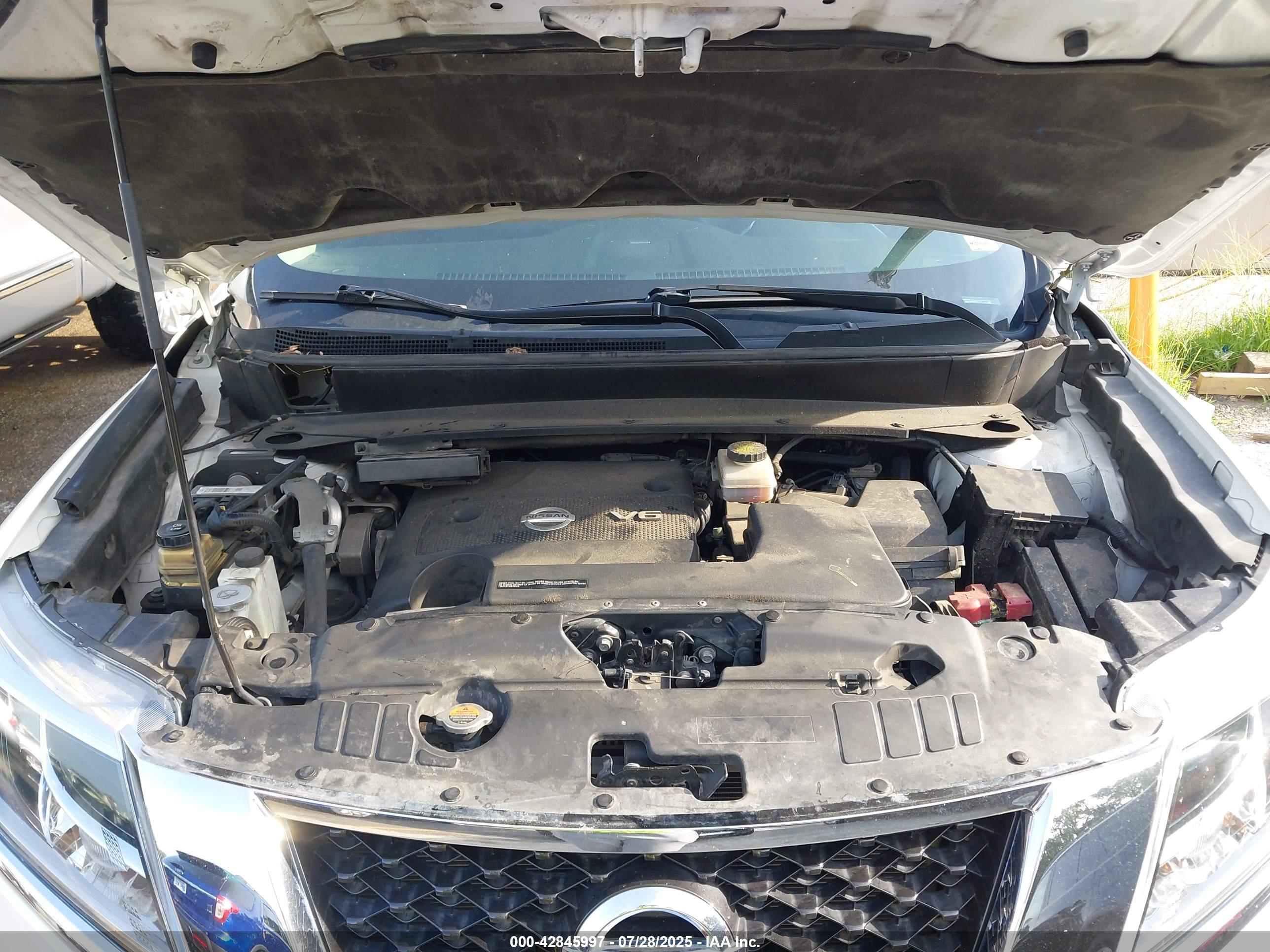 NISSAN PATHFINDER image 10