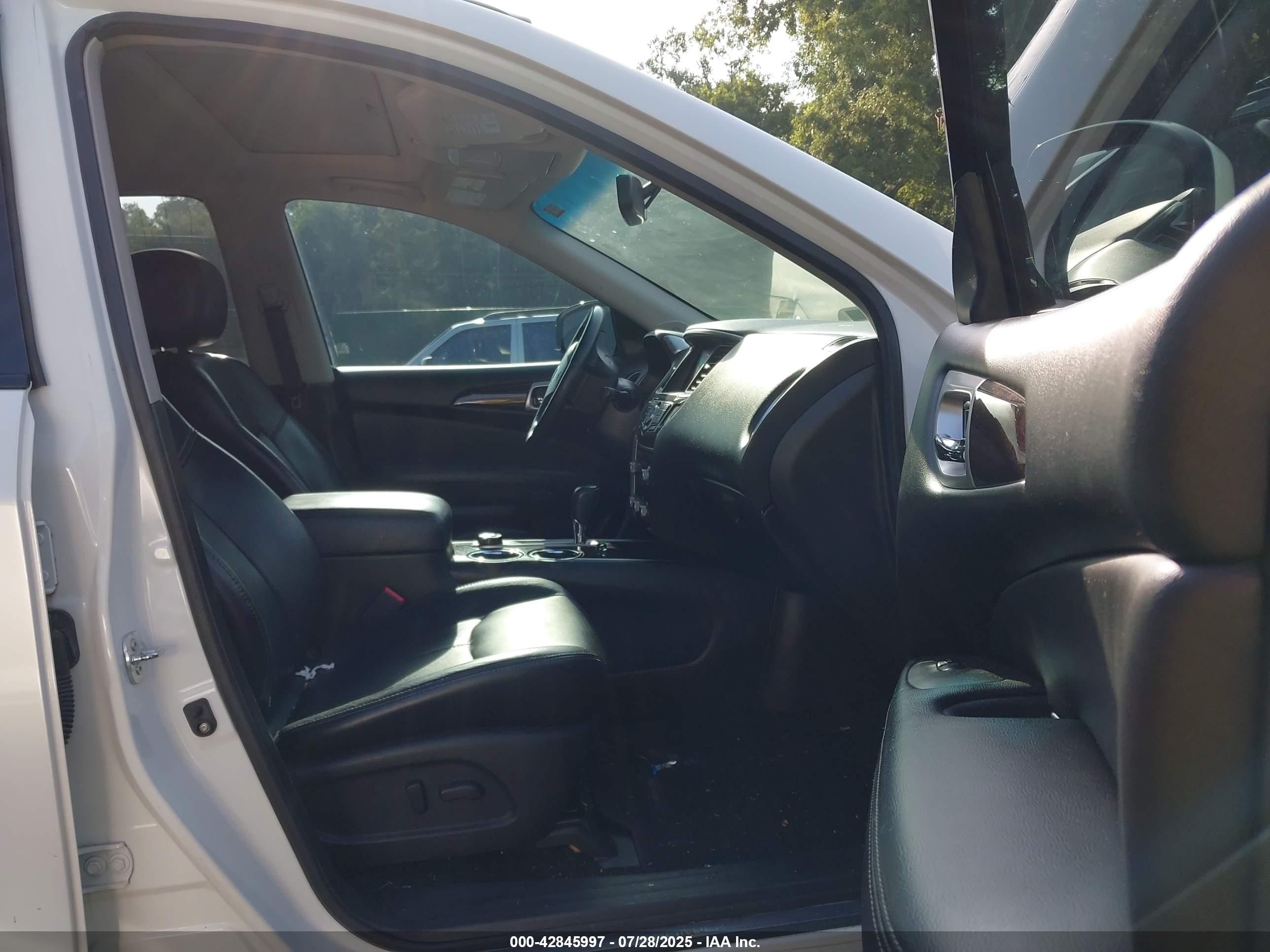NISSAN PATHFINDER image 5