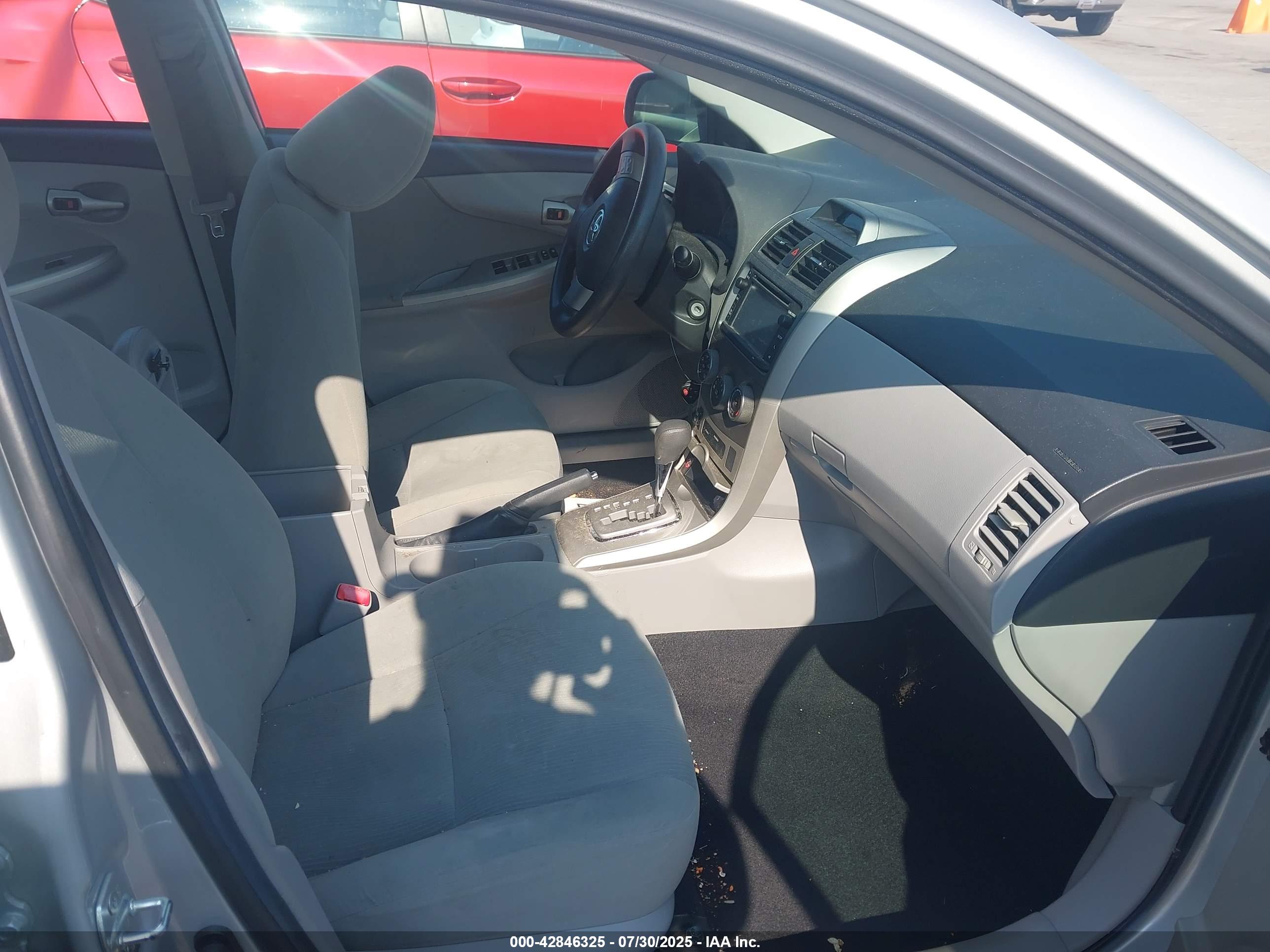 TOYOTA COROLLA image 5