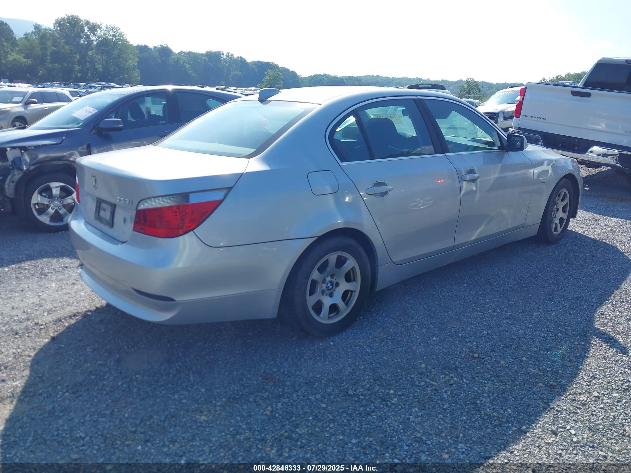 BMW 525I image 4