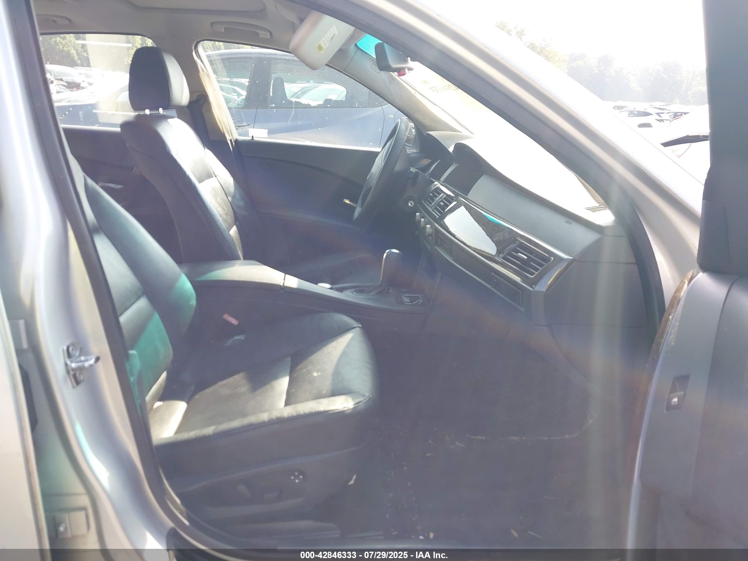 BMW 525I image 5