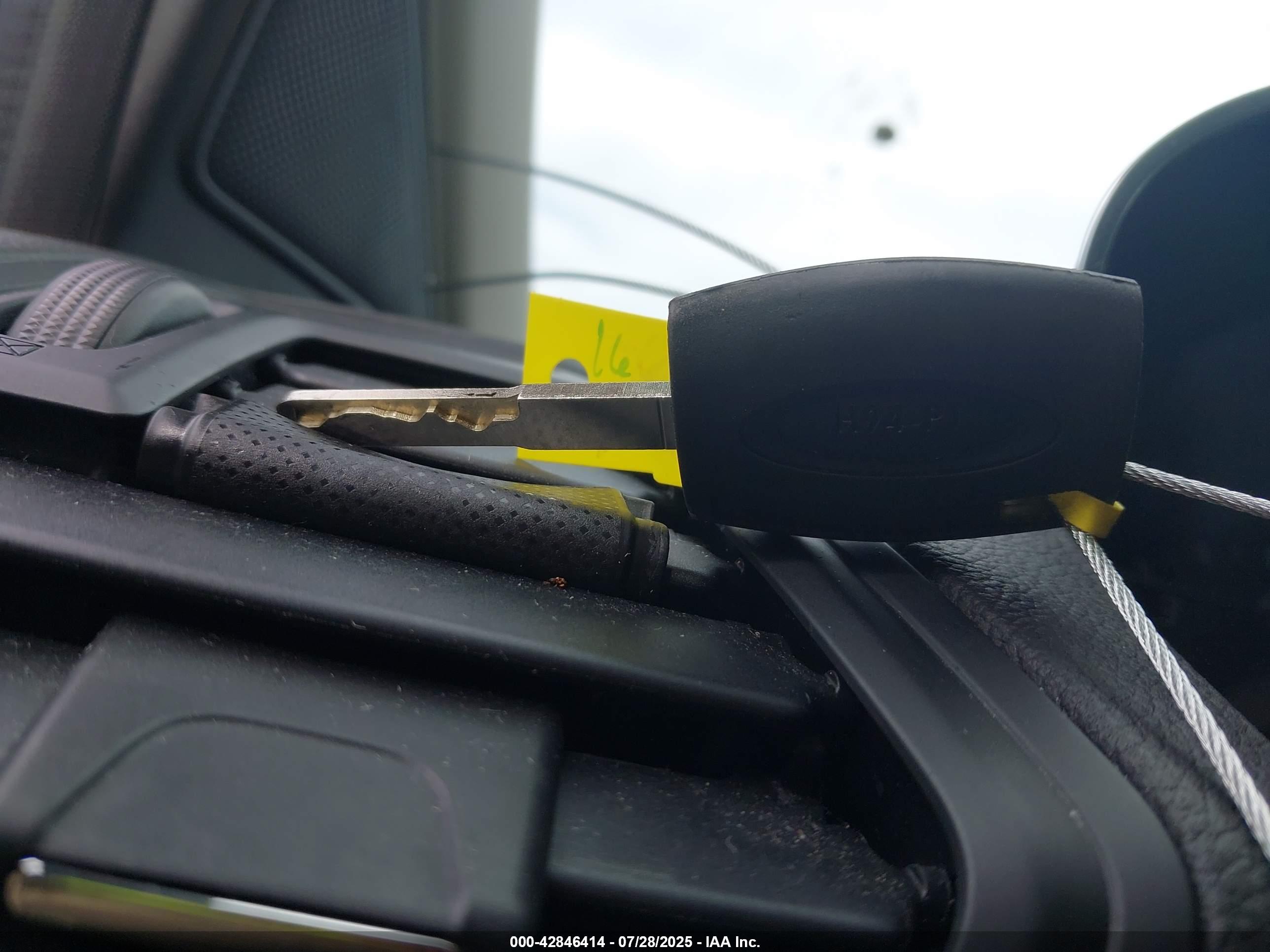 FORD ESCAPE image 11