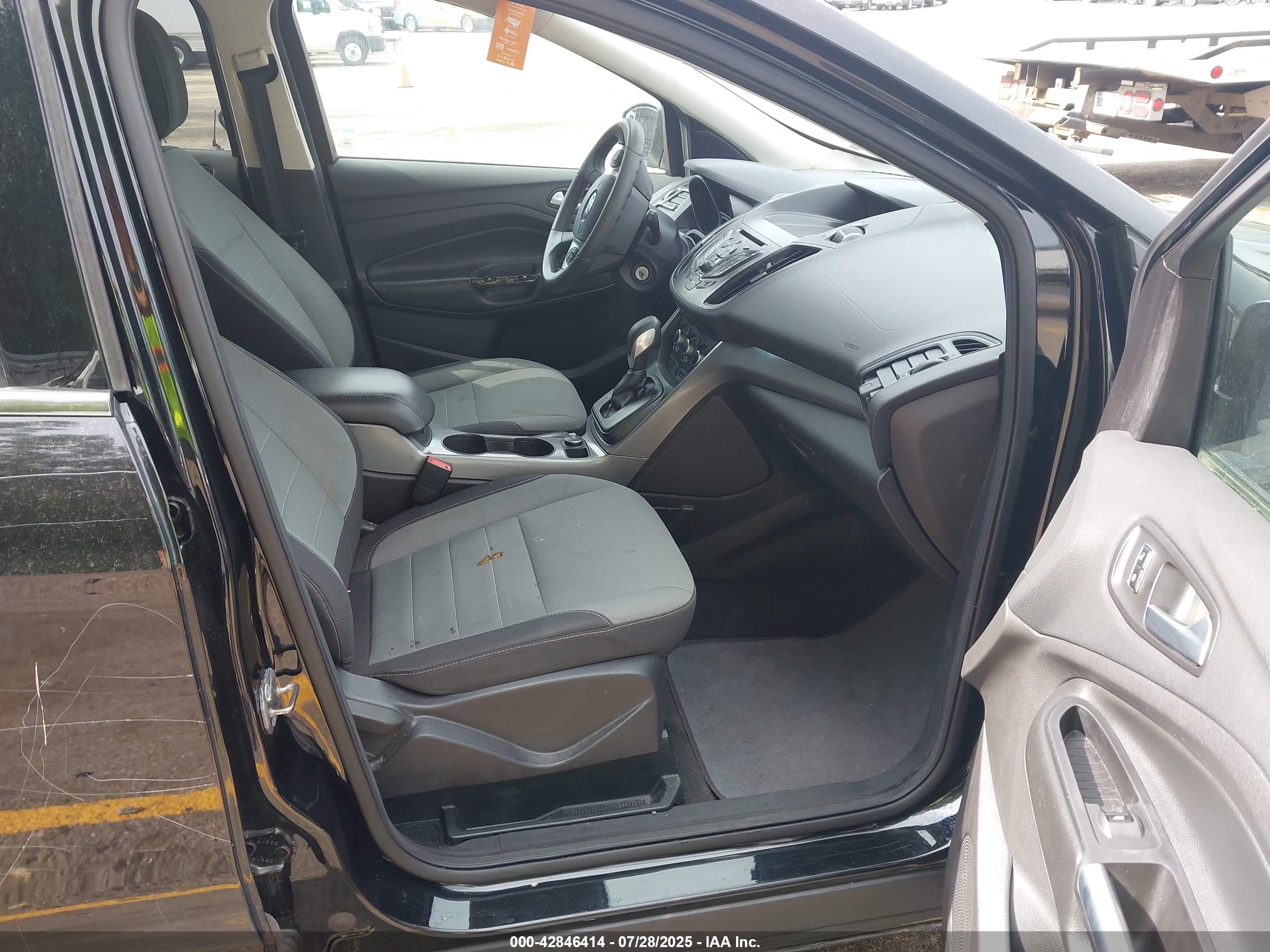 FORD ESCAPE image 5