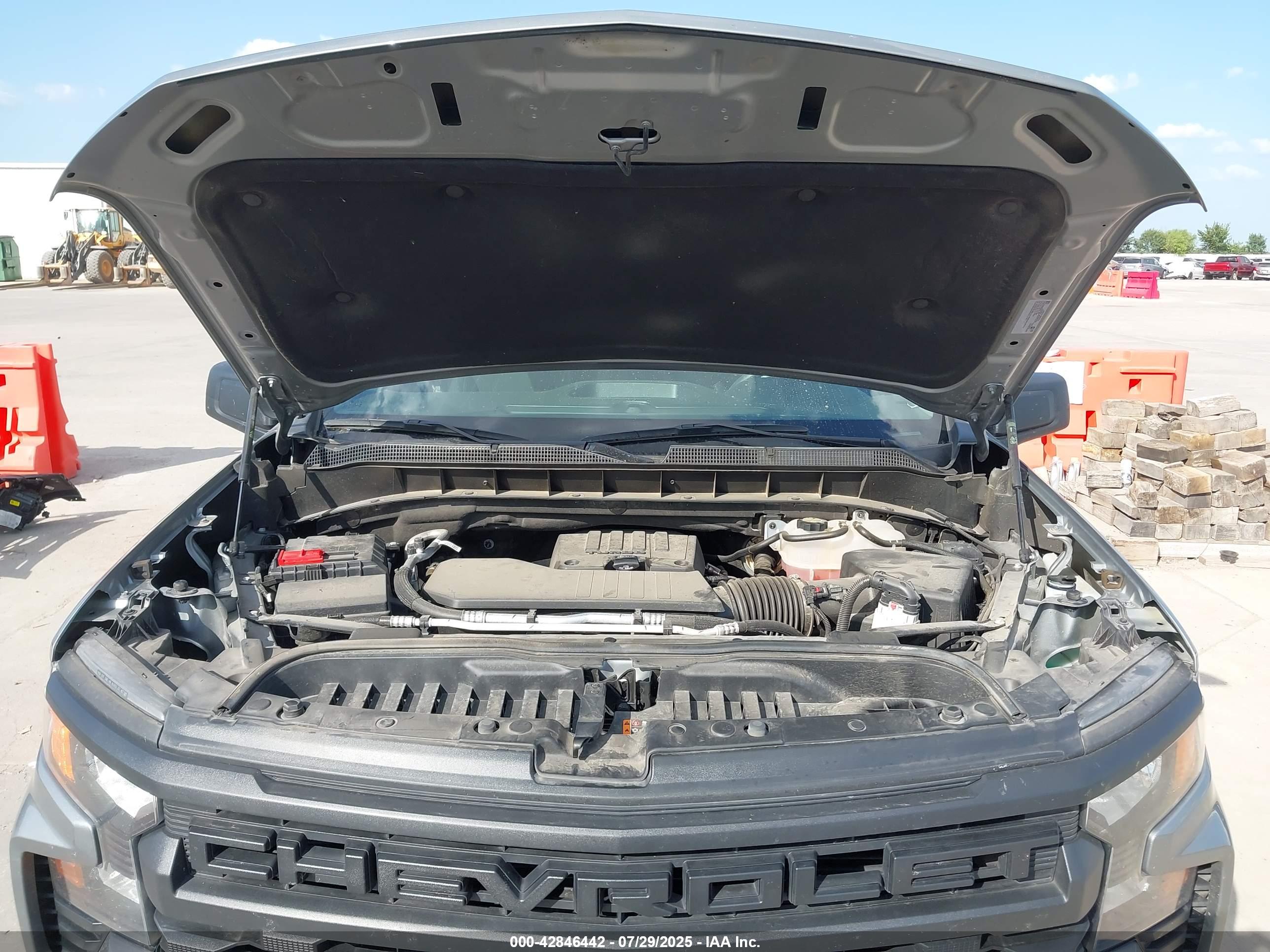 CHEVROLET SILVERADO image 10