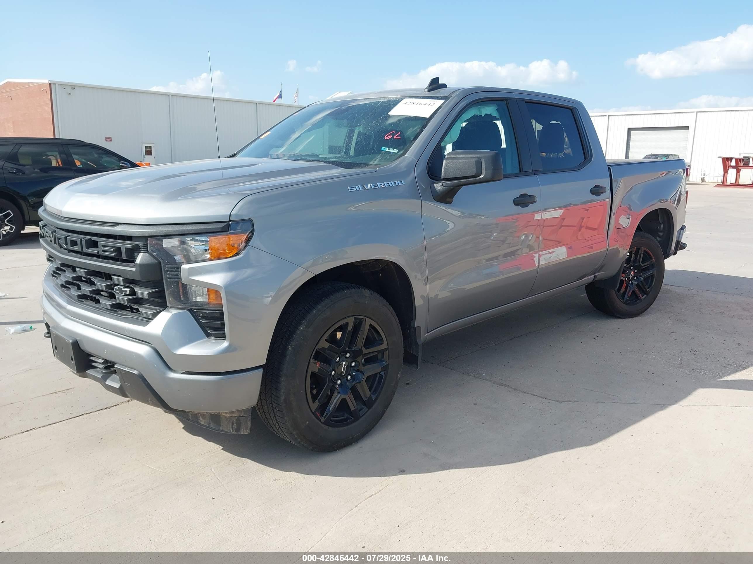 CHEVROLET SILVERADO image 2