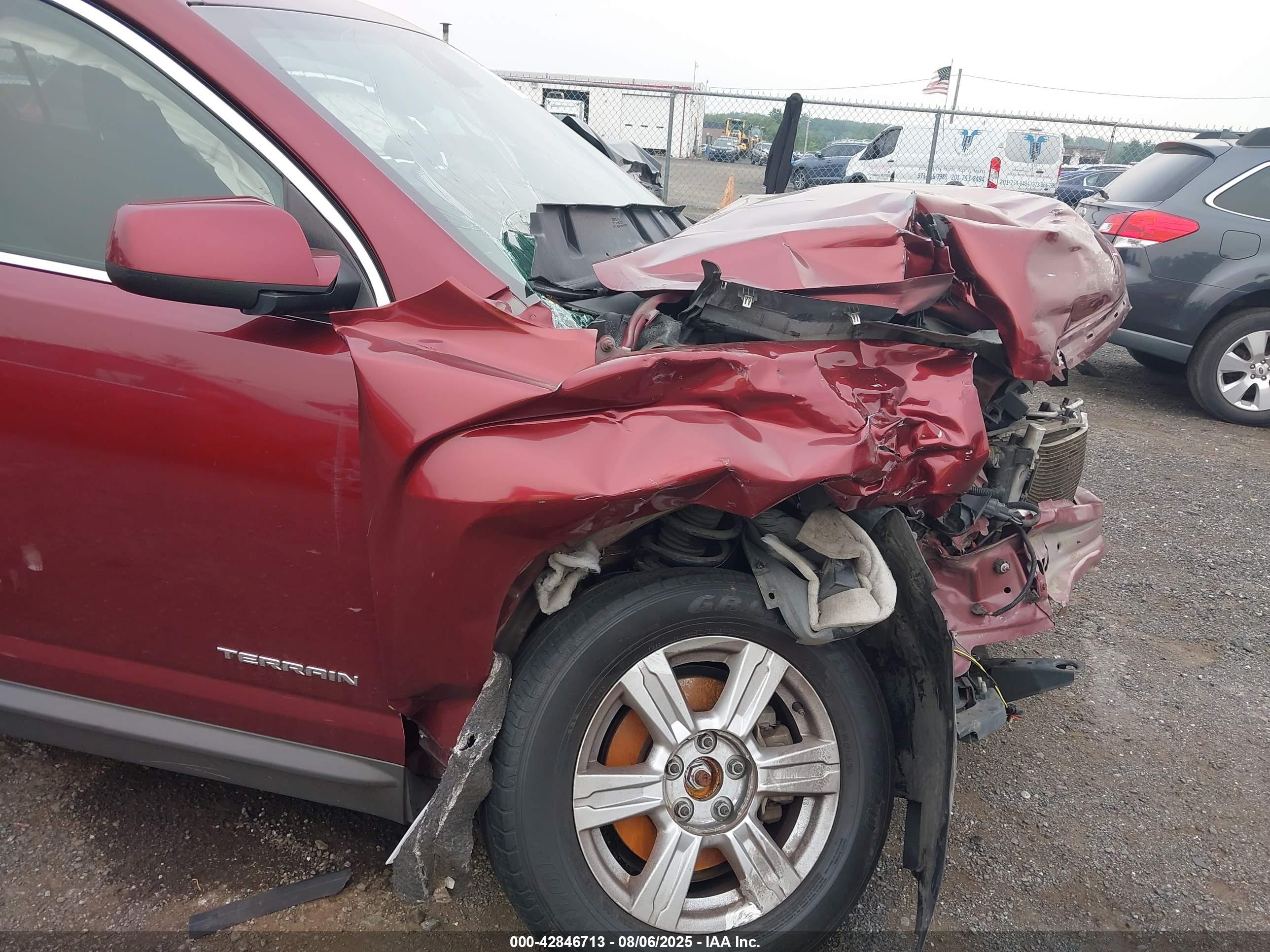 GMC TERRAIN image 6