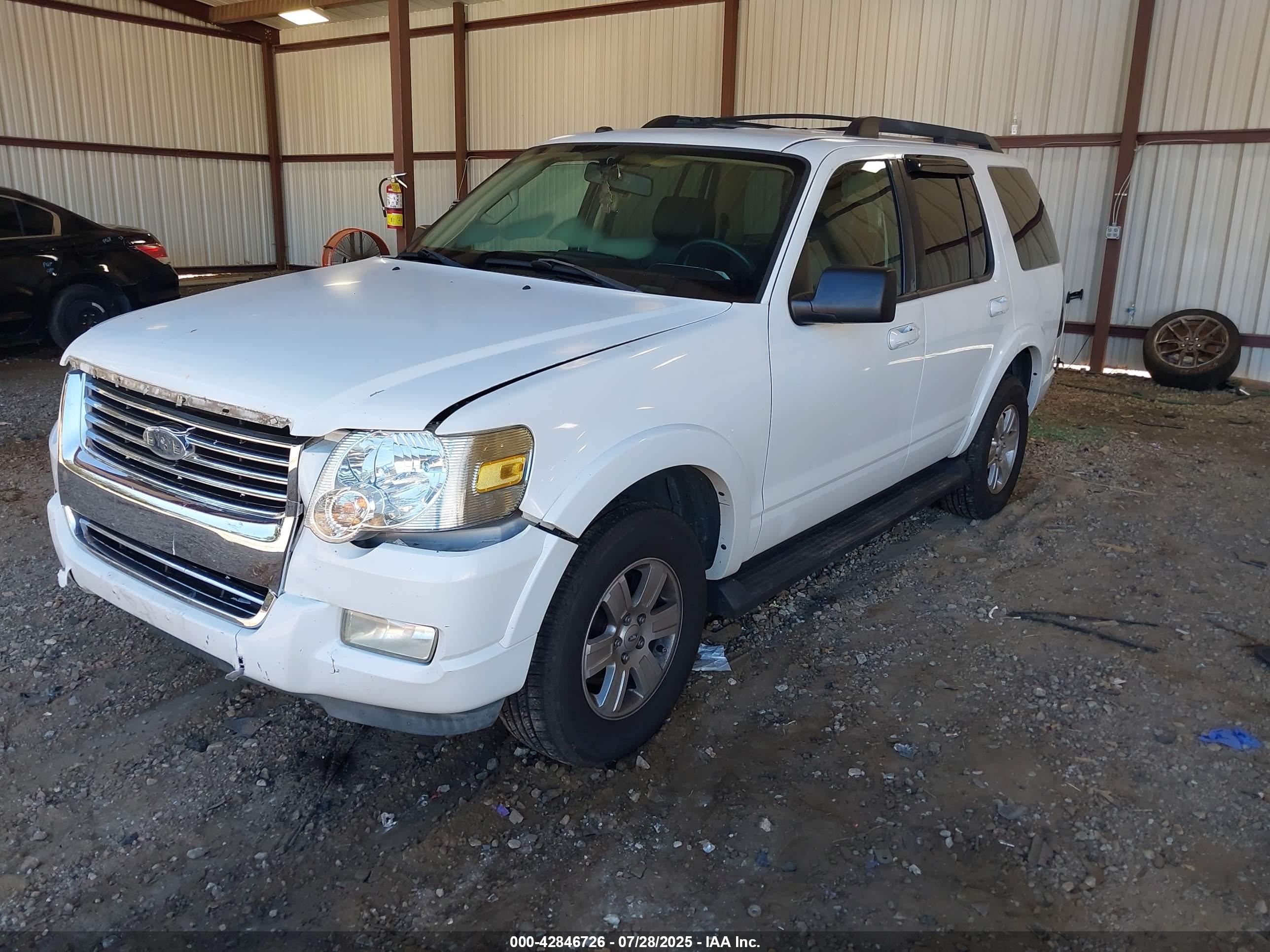 FORD EXPLORER image 2