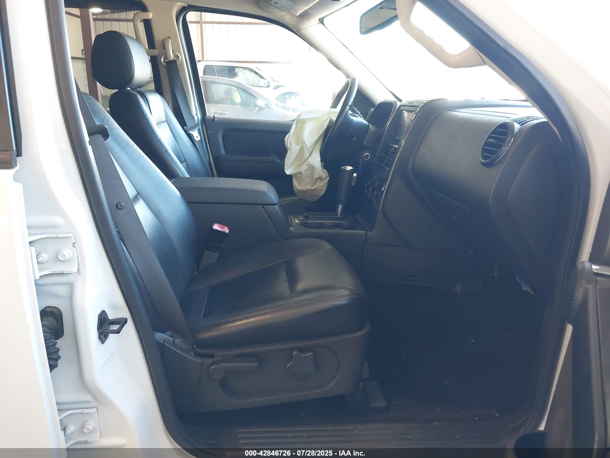 FORD EXPLORER image 5