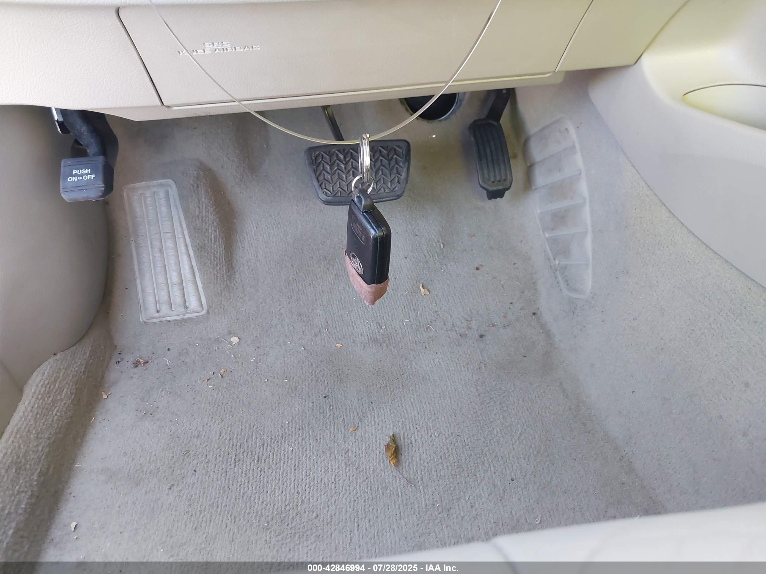 TOYOTA CAMRY image 11