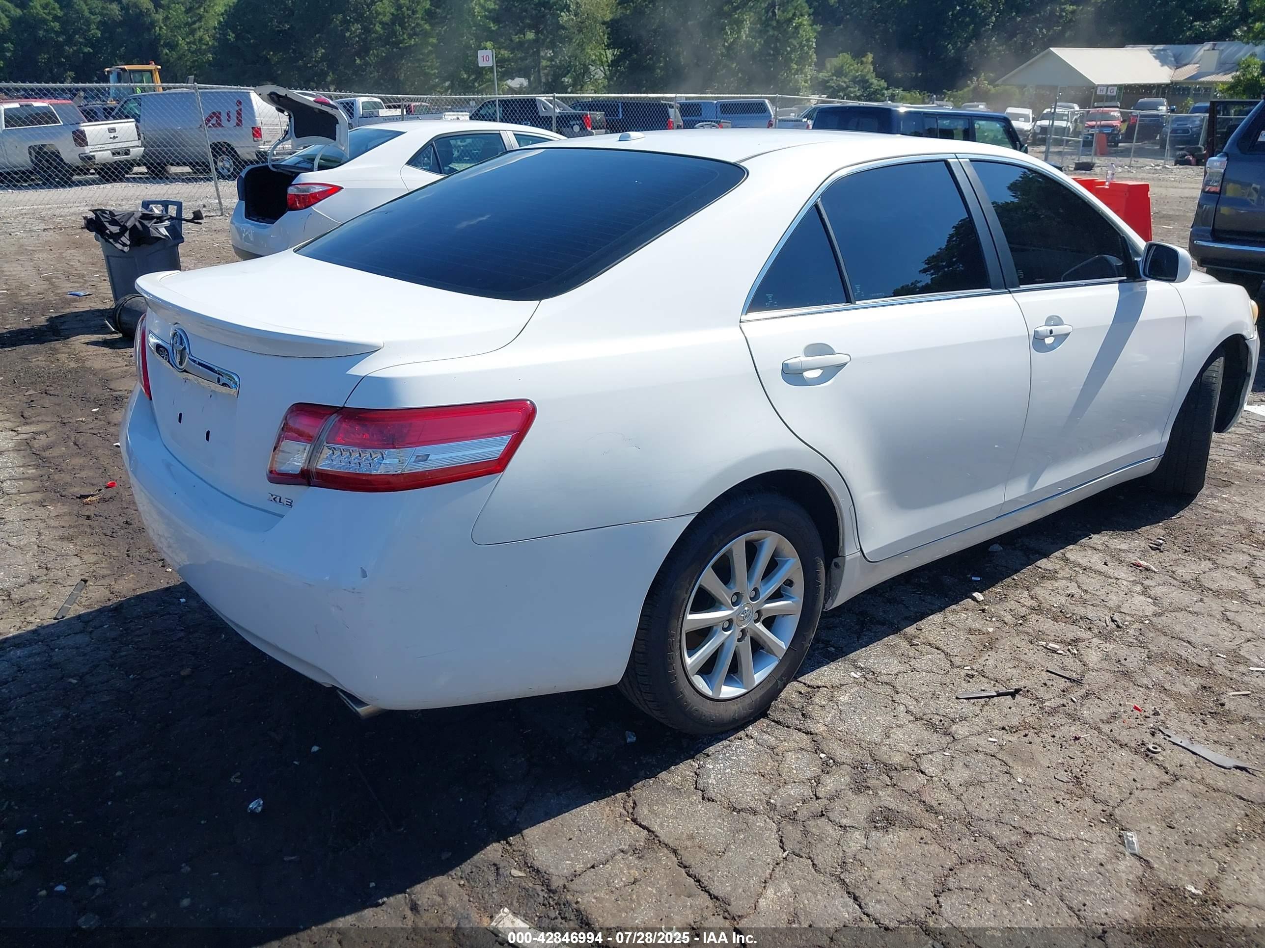 TOYOTA CAMRY image 4
