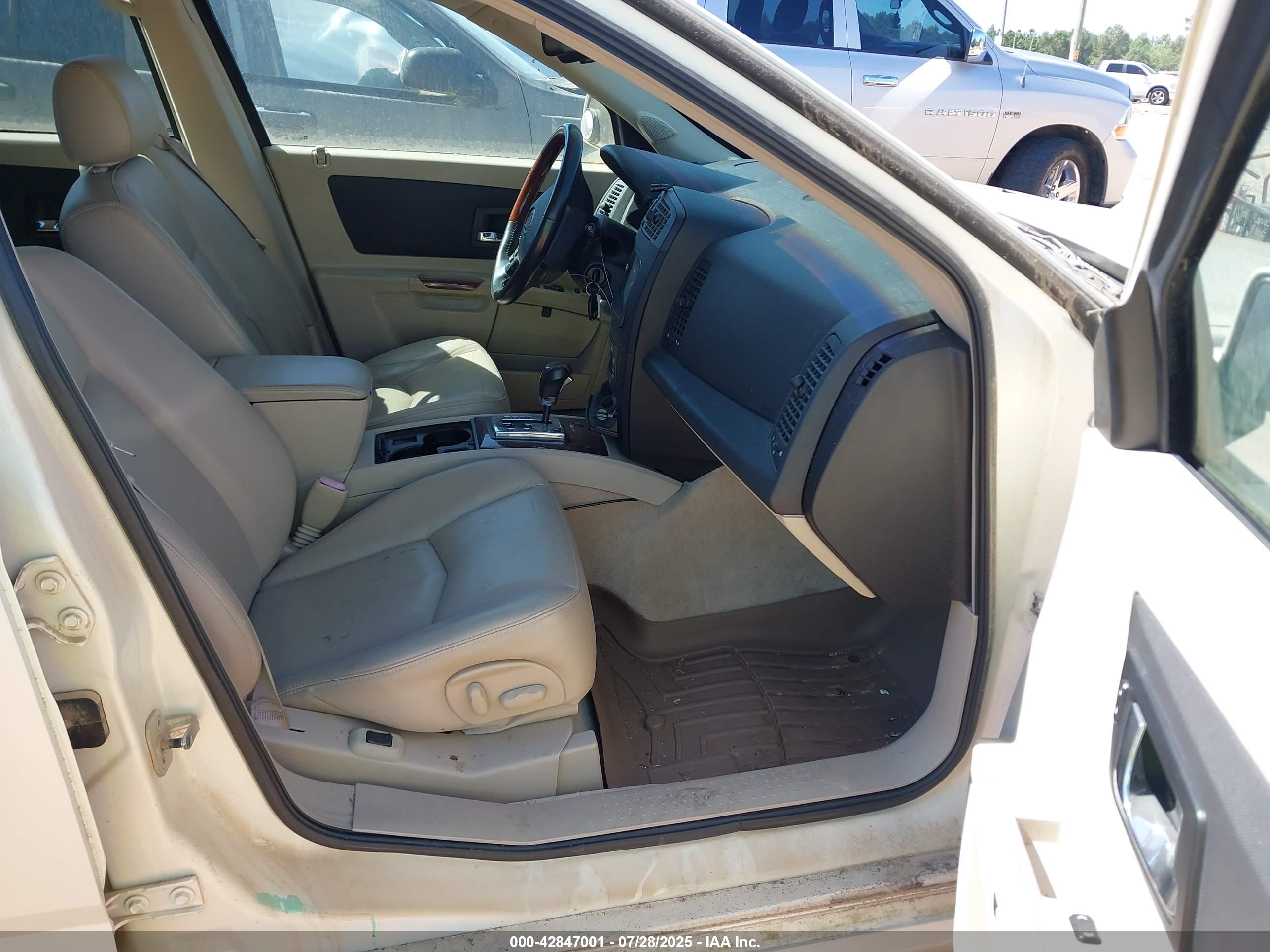 CADILLAC SRX image 5