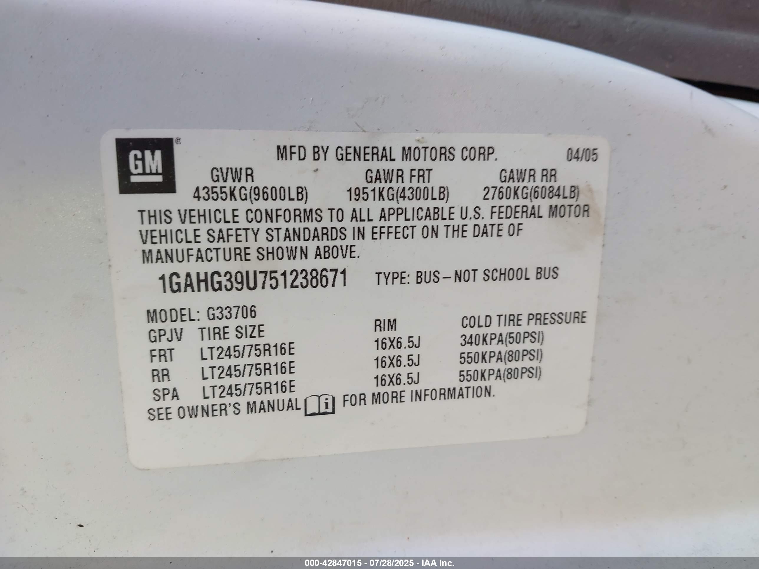 CHEVROLET EXPRESS image 9