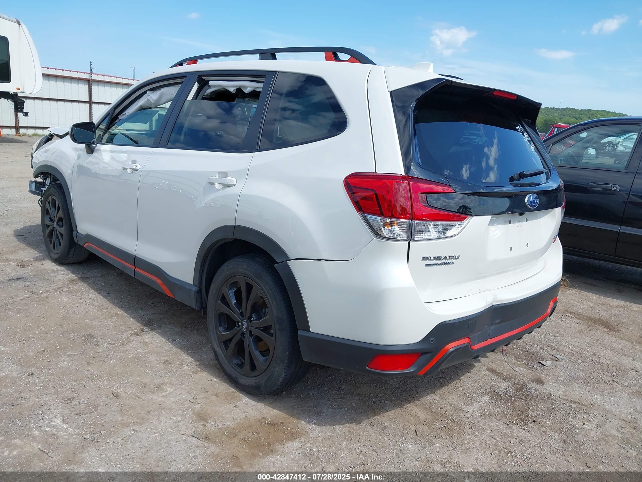 SUBARU FORESTER image 3