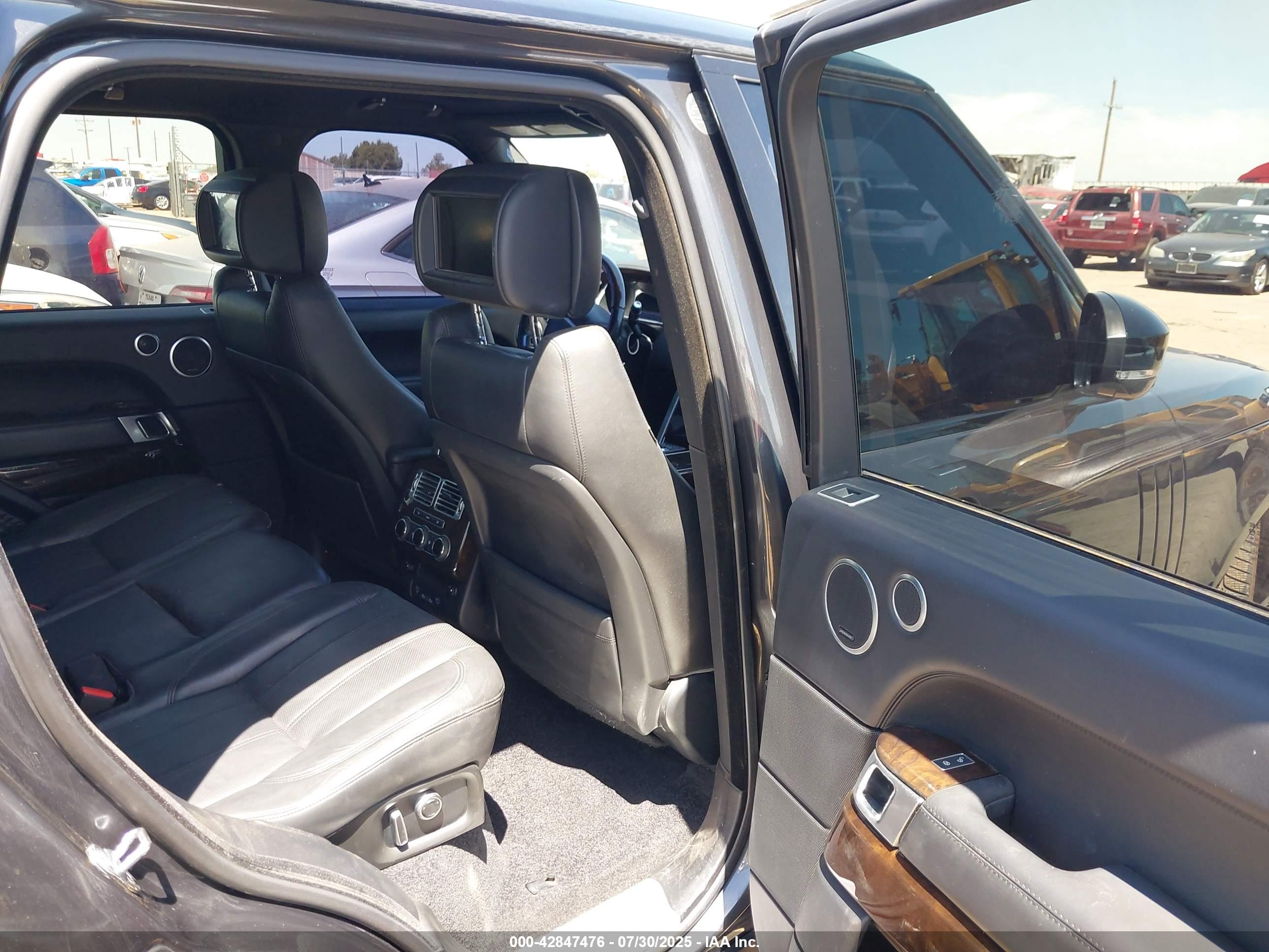 LAND ROVER image 8