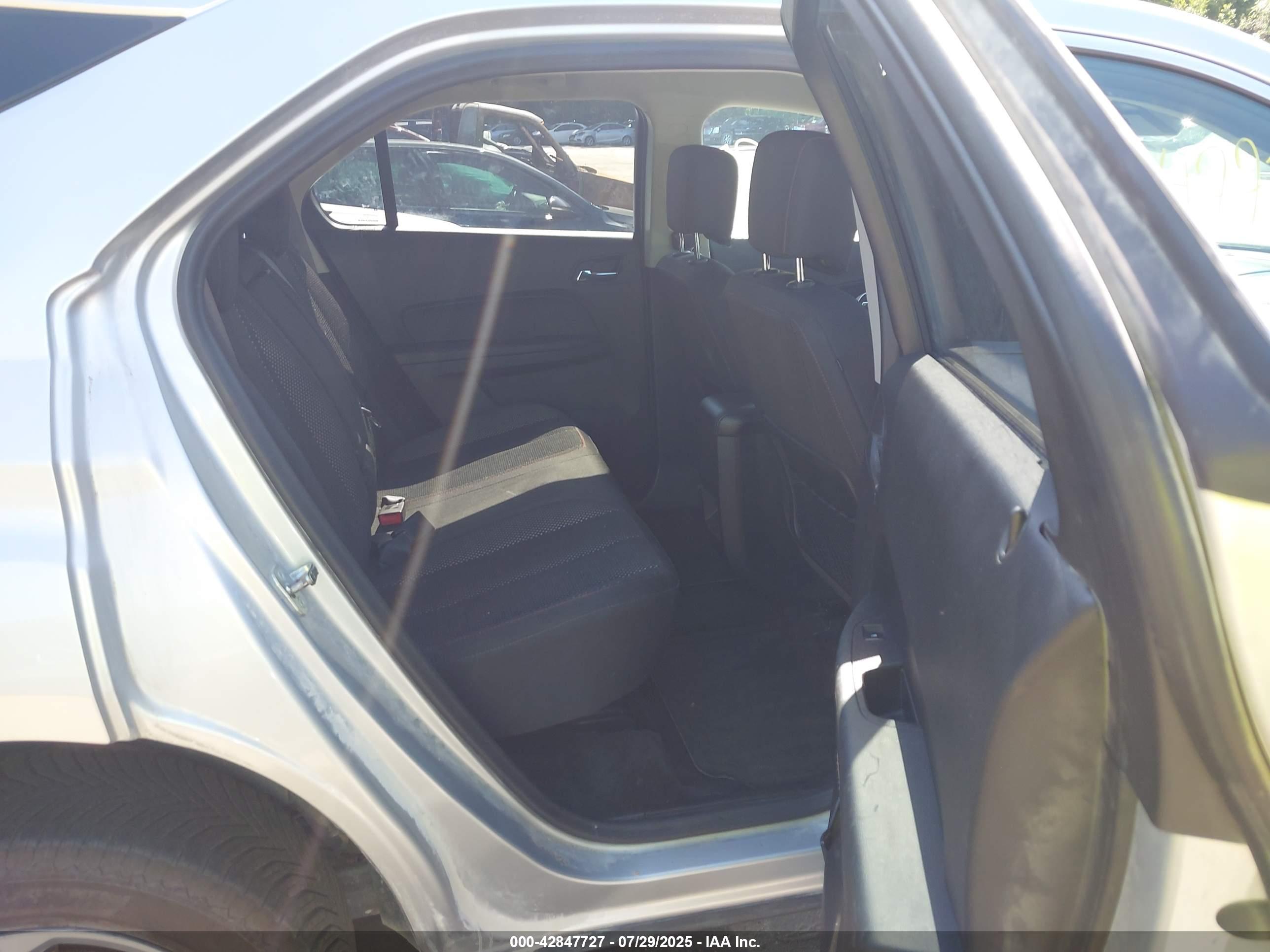 CHEVROLET EQUINOX image 8