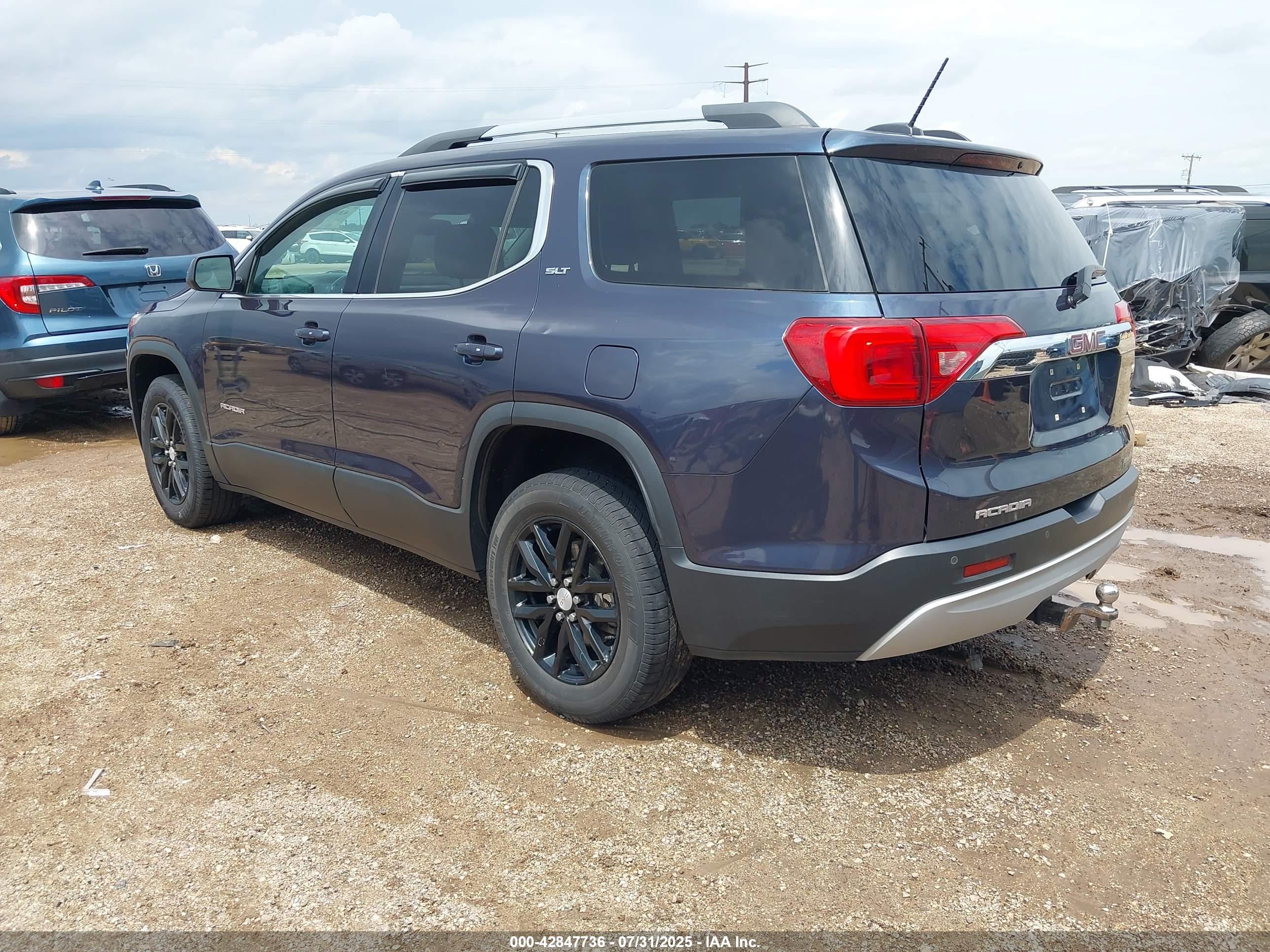 GMC ACADIA image 3