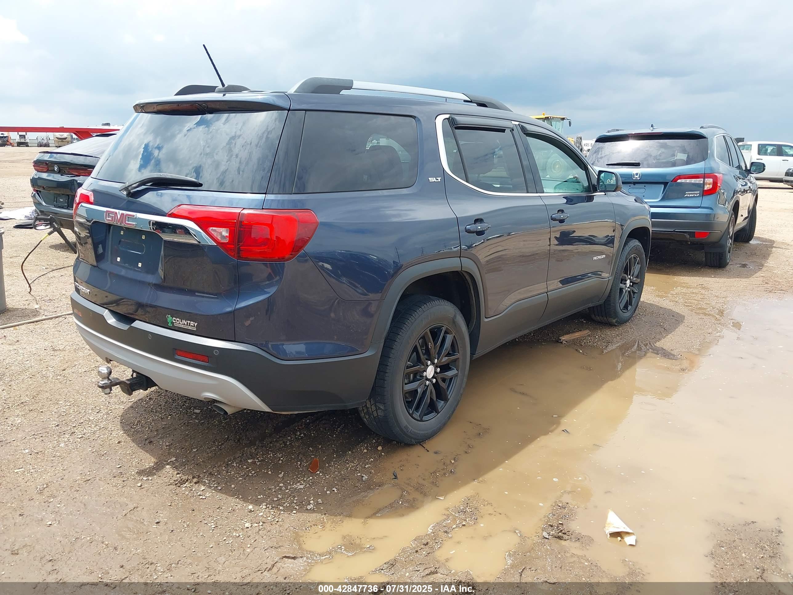 GMC ACADIA image 4