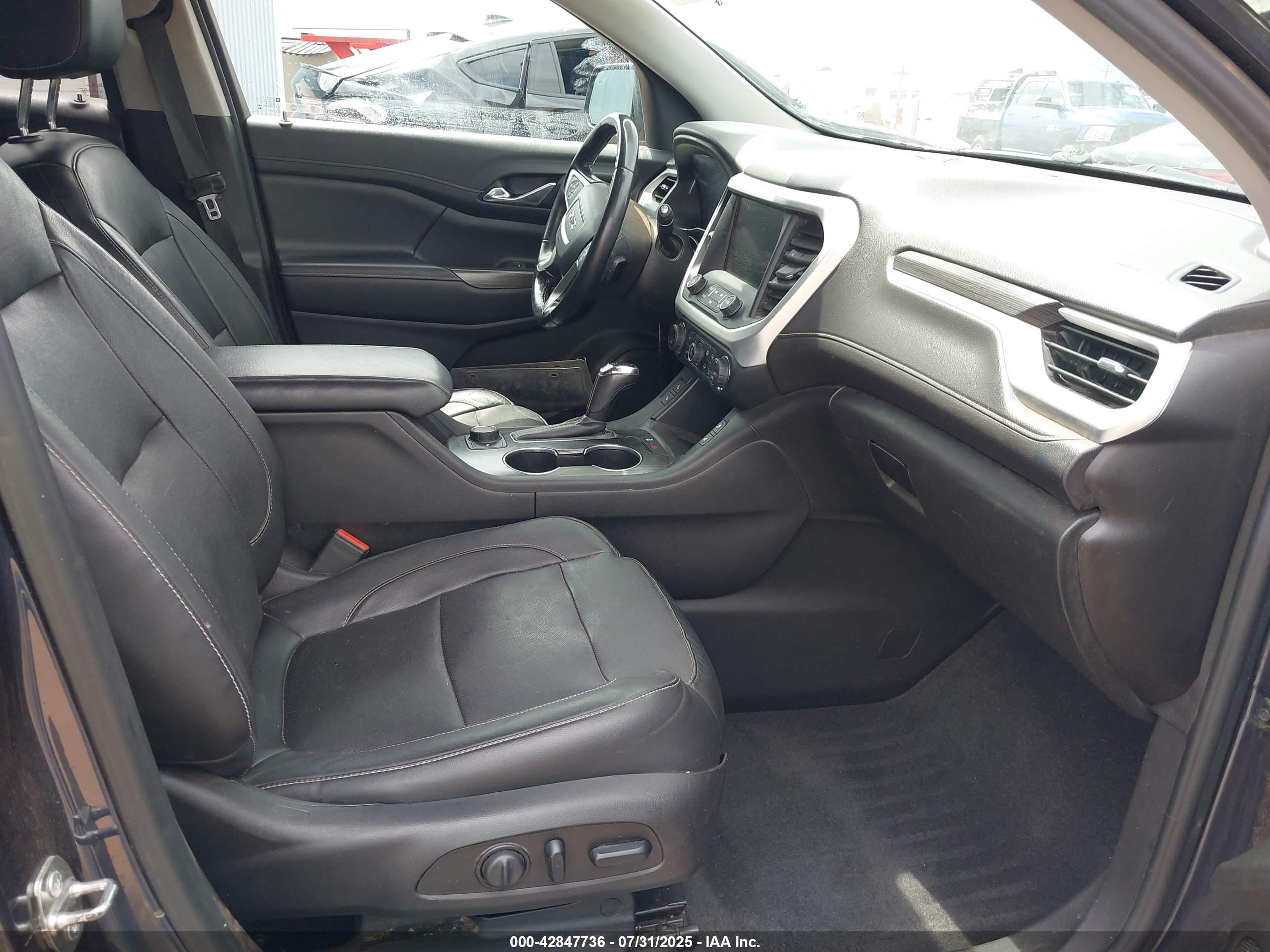 GMC ACADIA image 5