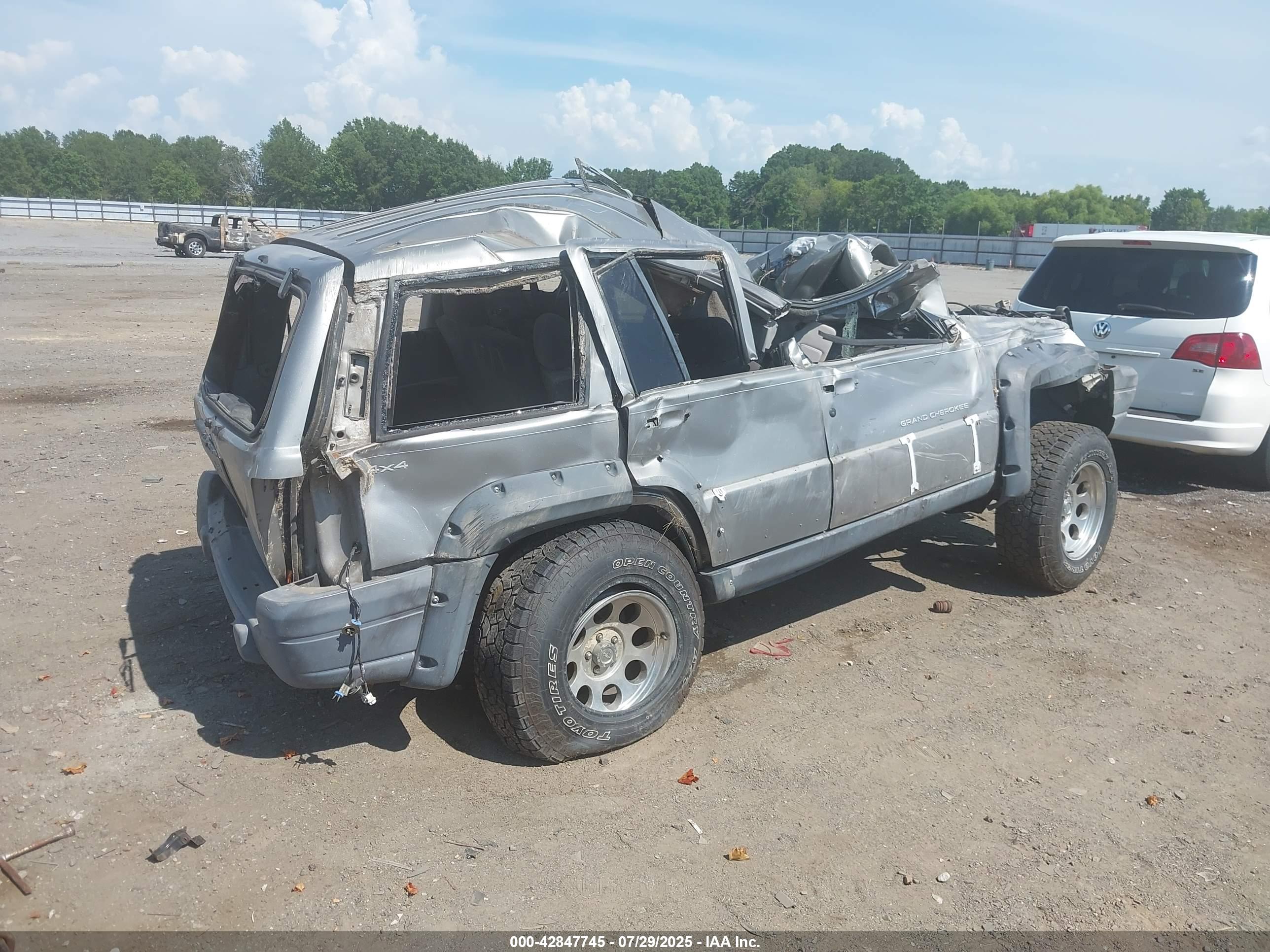 JEEP GRAND image 4