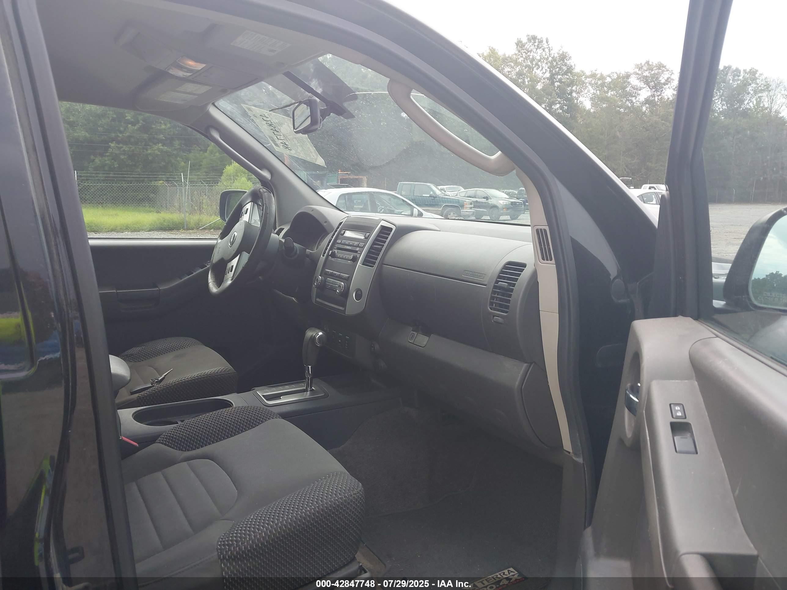 NISSAN XTERRA image 5