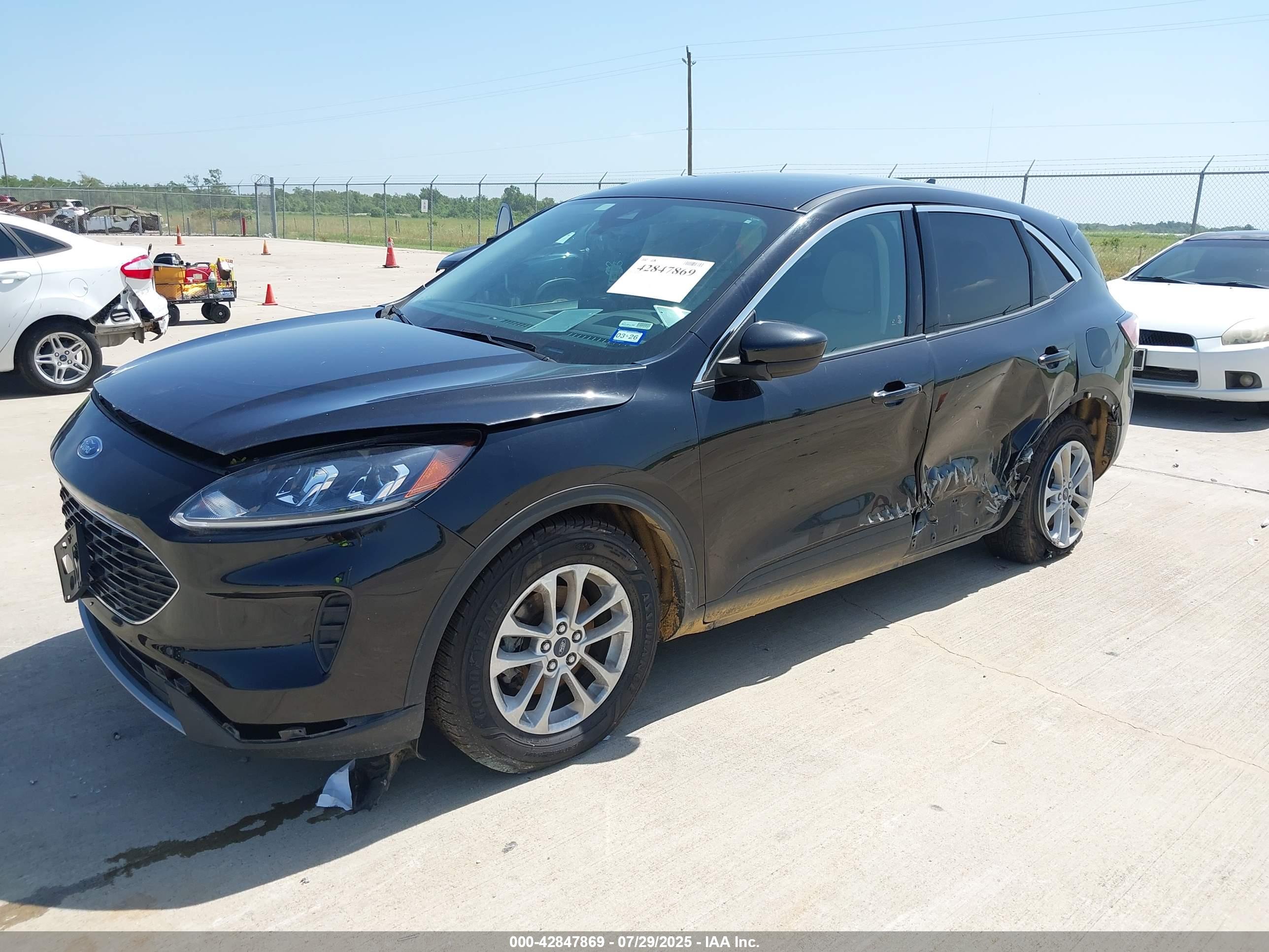FORD ESCAPE image 2