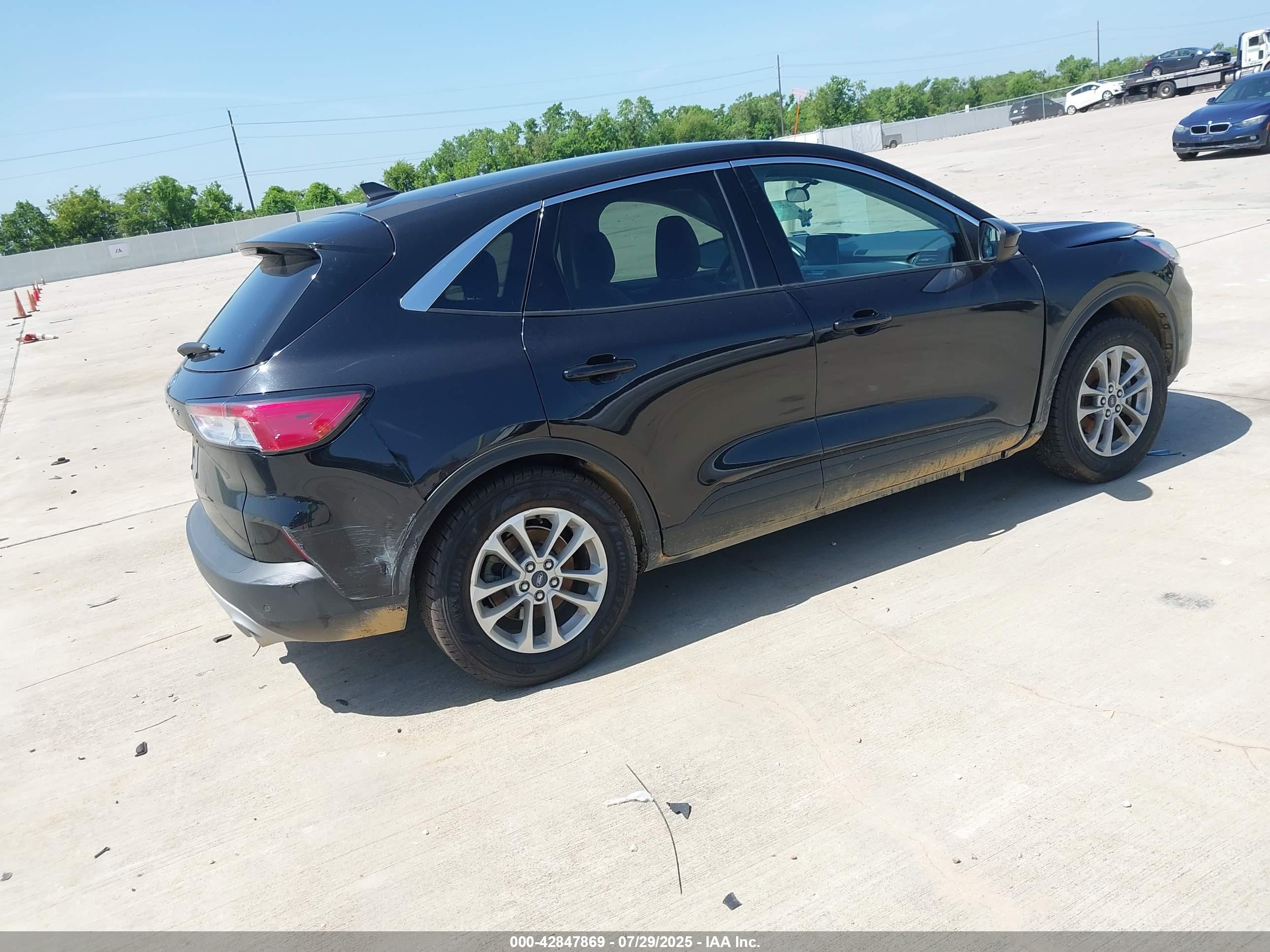FORD ESCAPE image 4