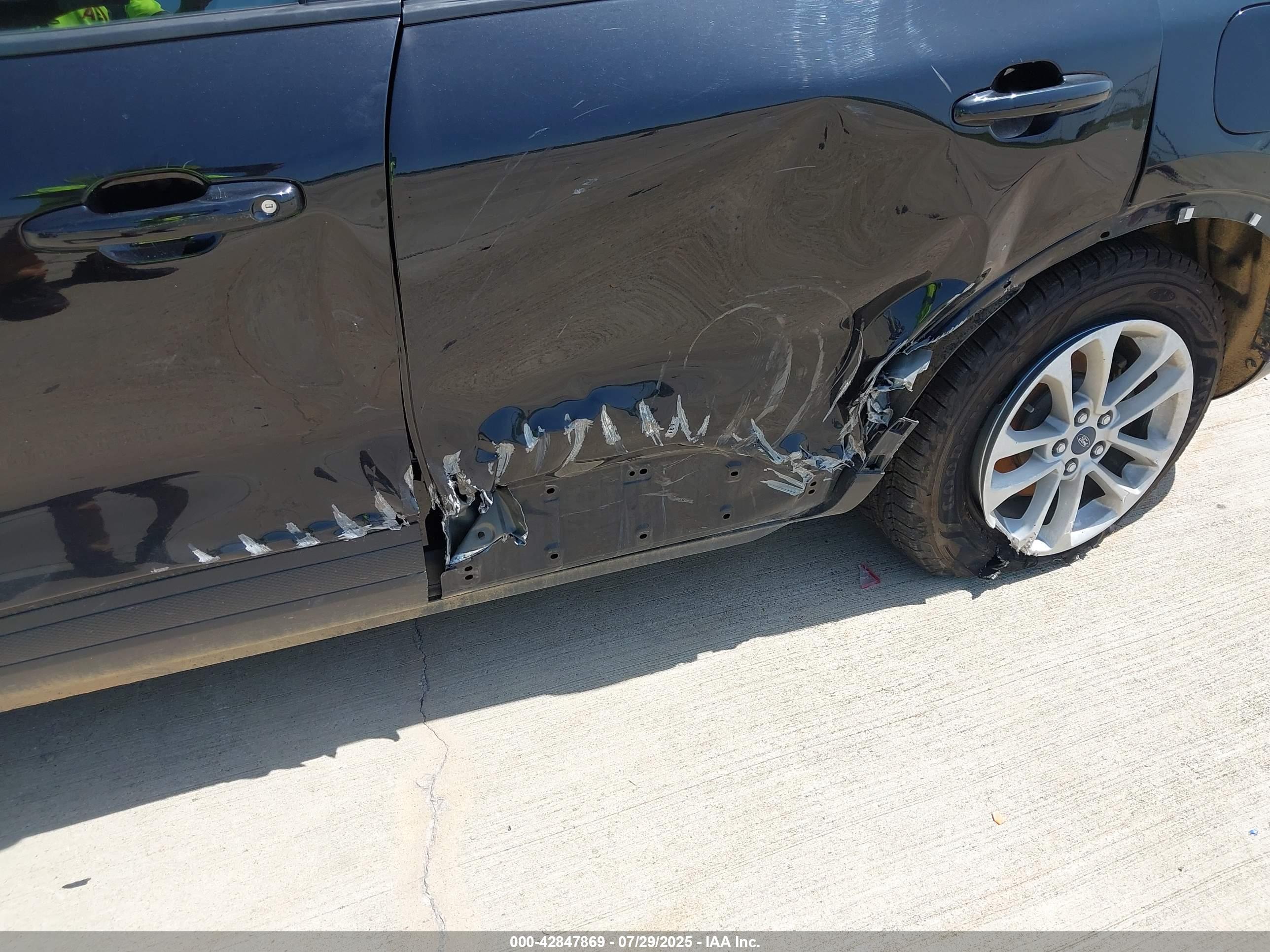 FORD ESCAPE image 6