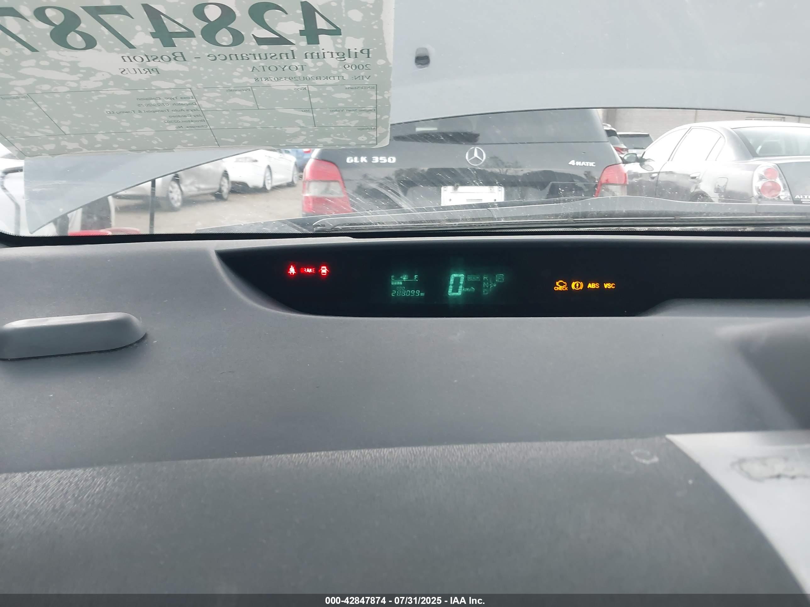 TOYOTA PRIUS image 7