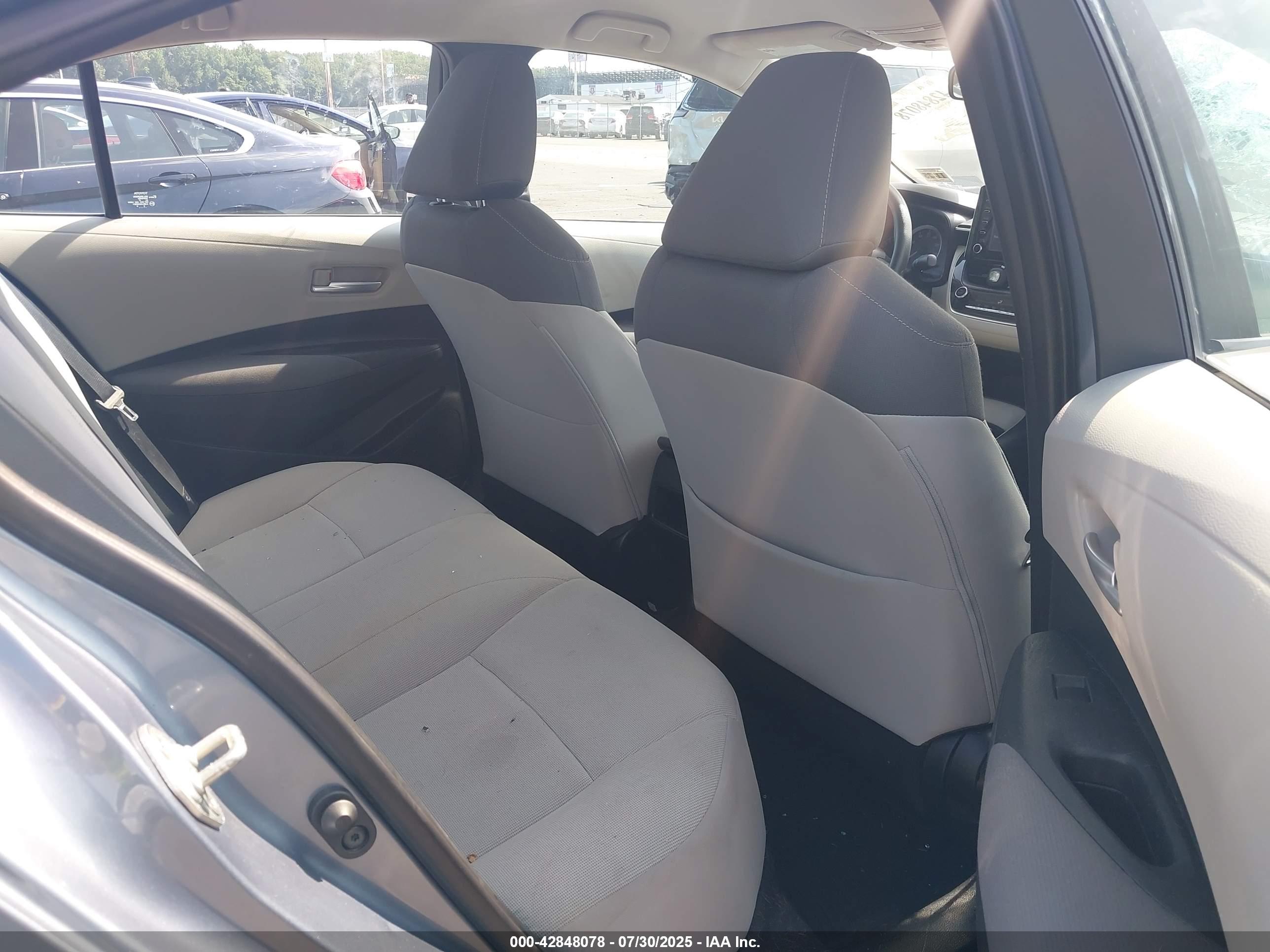 TOYOTA COROLLA image 8